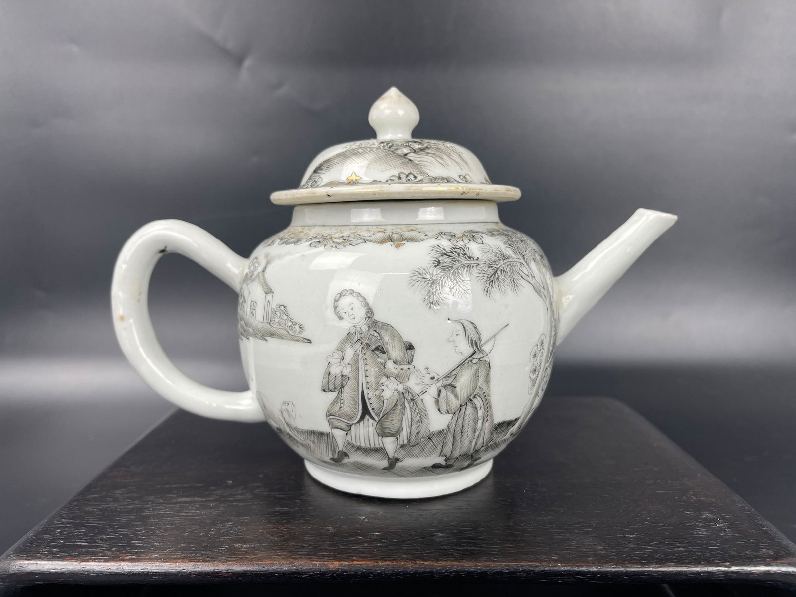 A Chinese Export Ink Color Porcelain Lidded Pot (1 of 5)