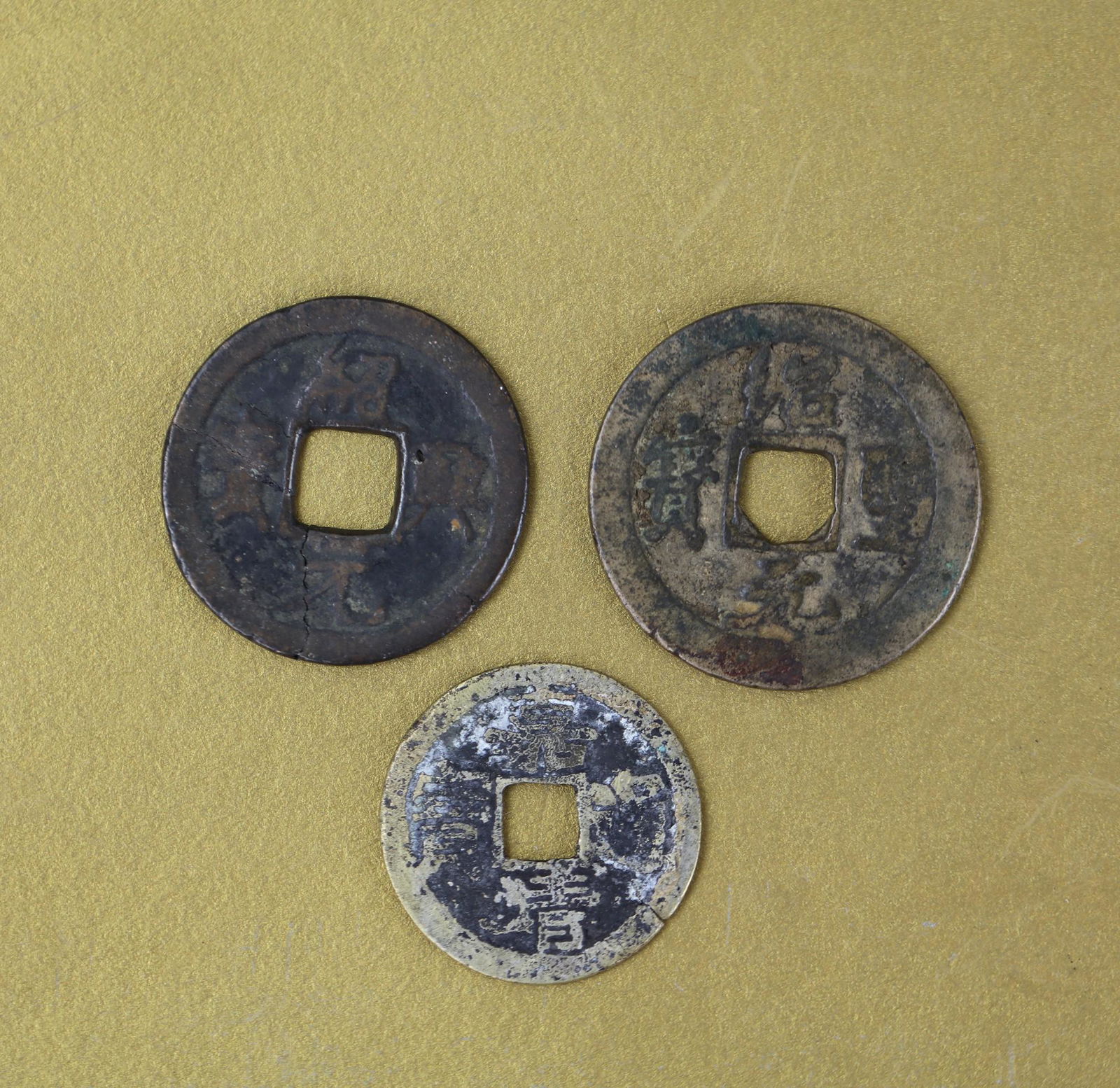 Chinese Ancient Currency Three Bronze Coins (1 of 2)