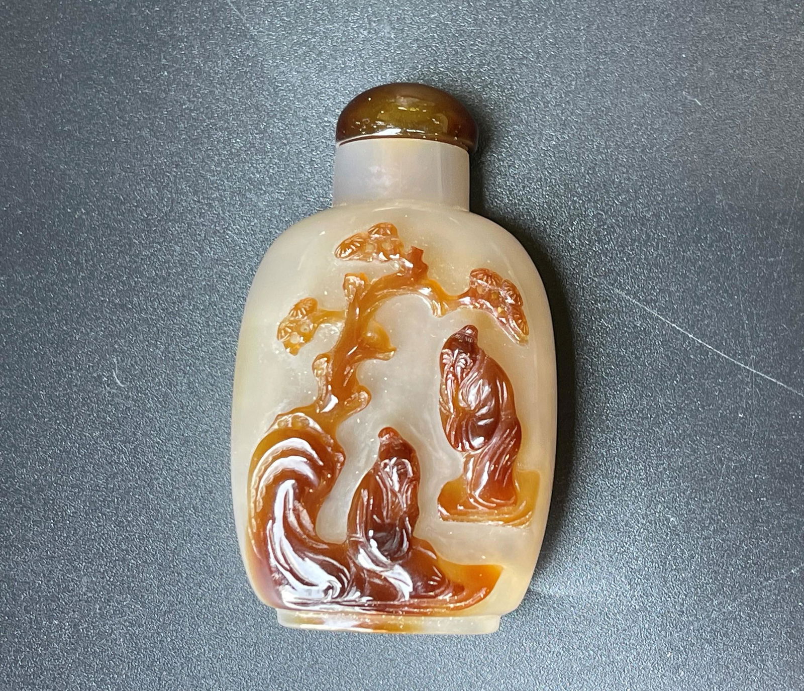 A Chinese Agate Carved Snuff Bottle (1 of 3)