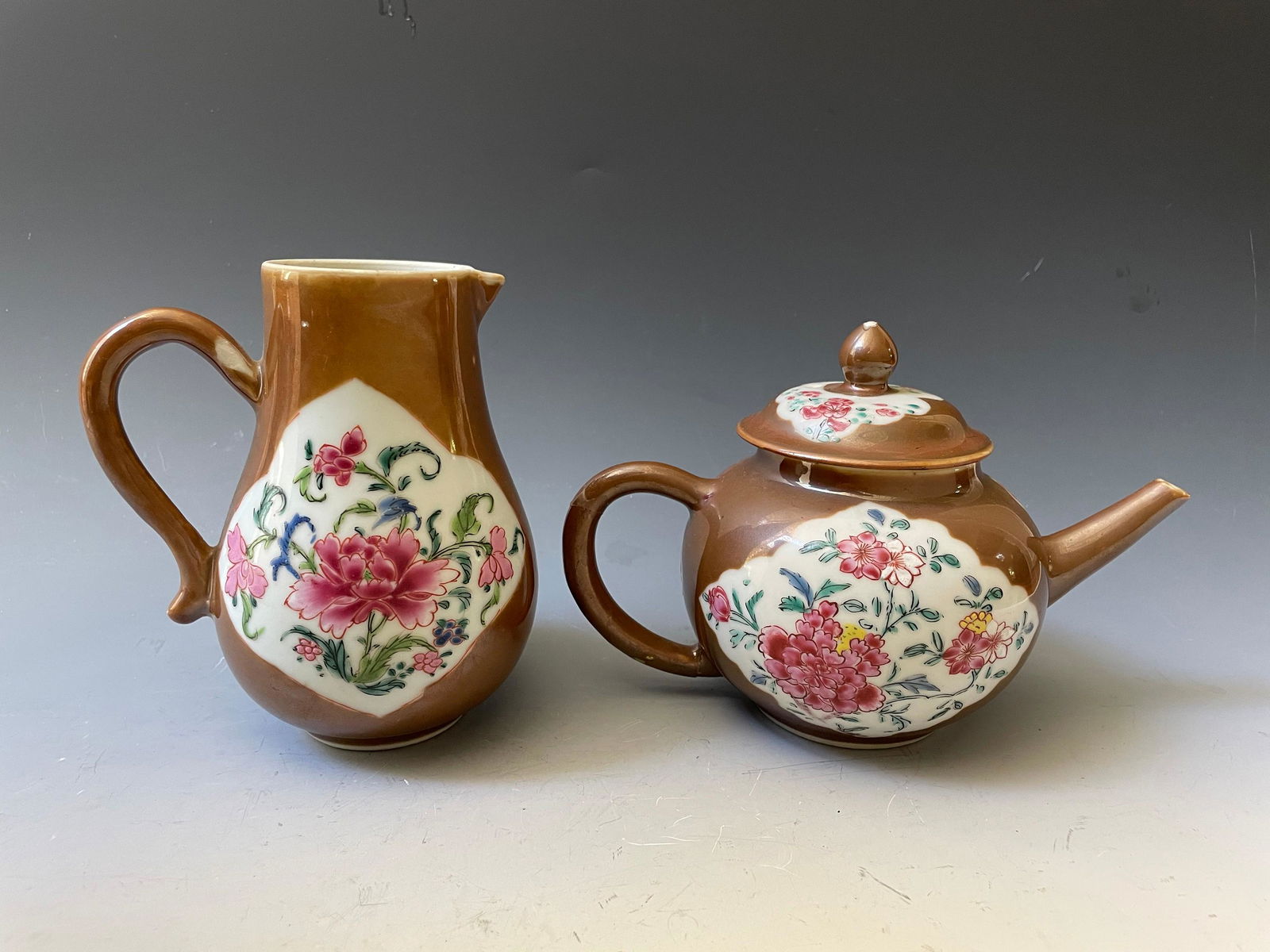 Chinese antique porcelain tea pot and pitcher (1 of 7)