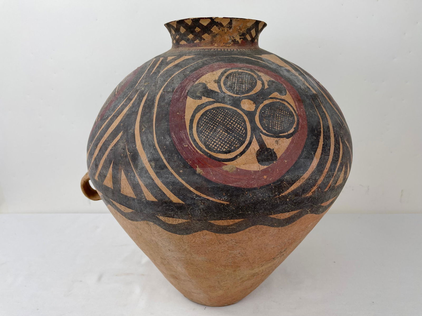 A NEOLITHIC PAINTED POTTERY JAR OF BANSHAN TYPE (1 of 6)