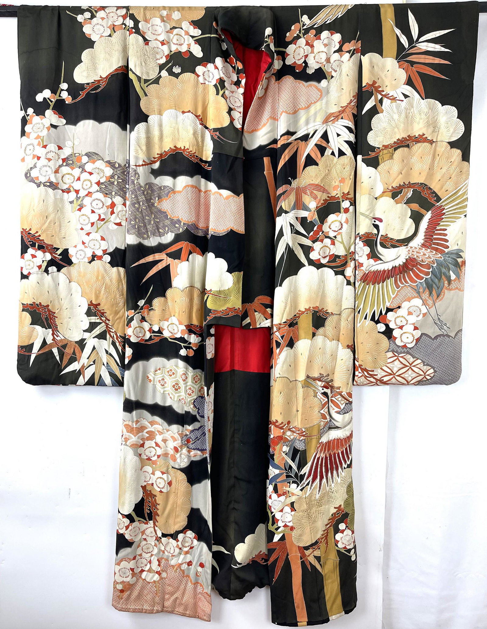 Vintage Embroidered Japanese Wedding Kimono: Vintage Embroidered Japanese Wedding Kimono,Size H 170 cm. (67 in.) x W 130 cm (51 in.), Weight 8 LBS, Preview from Aug. 22nd to 26th from 2:00 PM TO 6:00 PM Eastern Time, Location: 15229 Display Cour