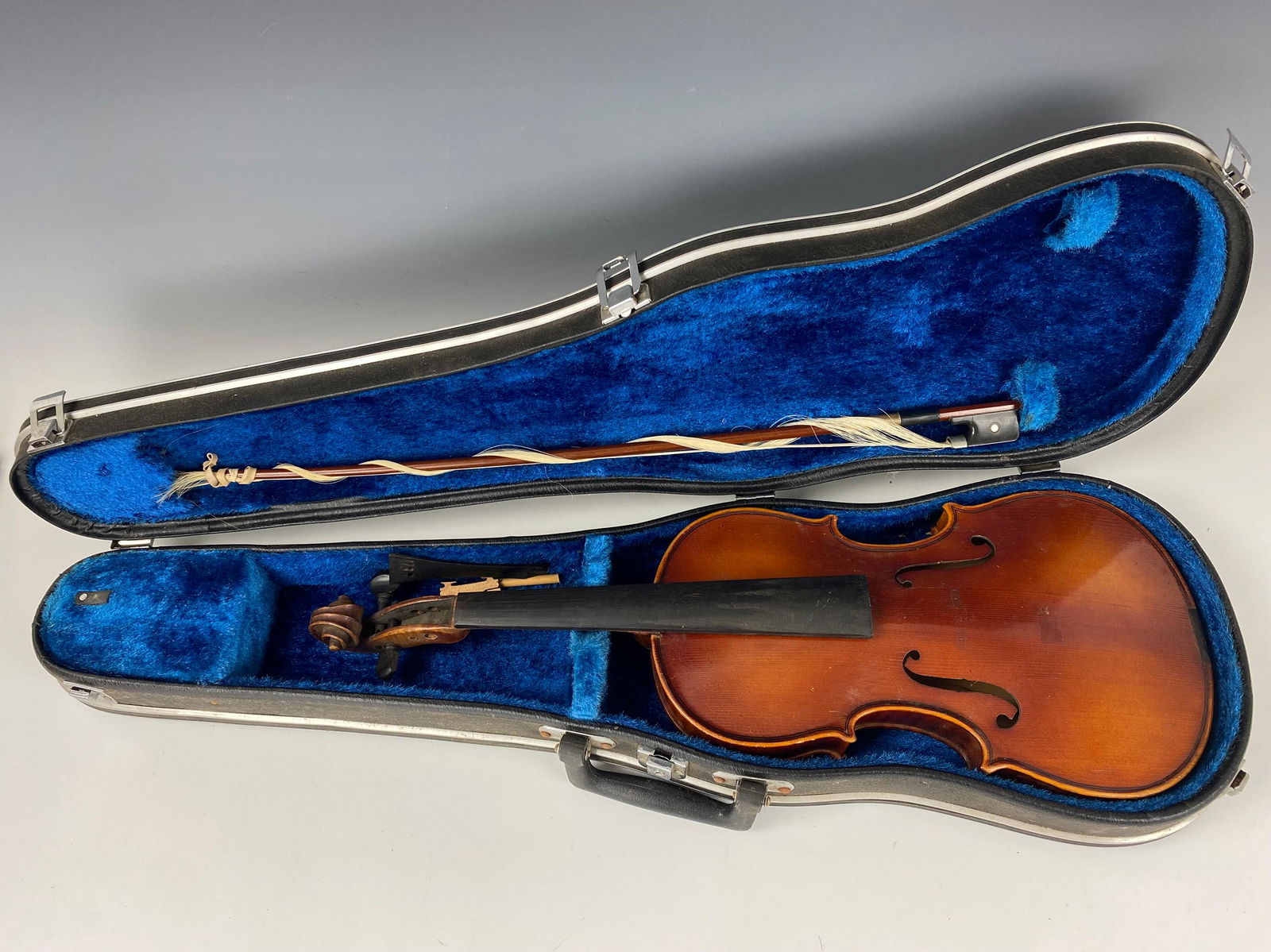 Antique Musical Instrument Violin with Case (1 of 4)