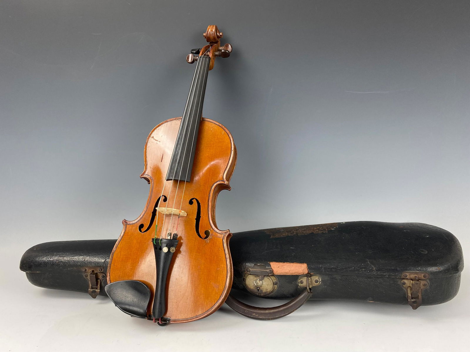 Antique Violin with Case (1 of 3)