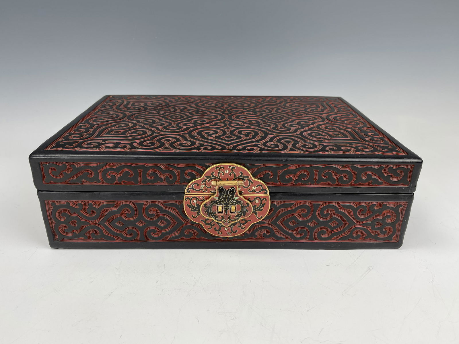 Chinese Tixi Circular Cinnabar Rectangle Jewelry Box (1 of 5)