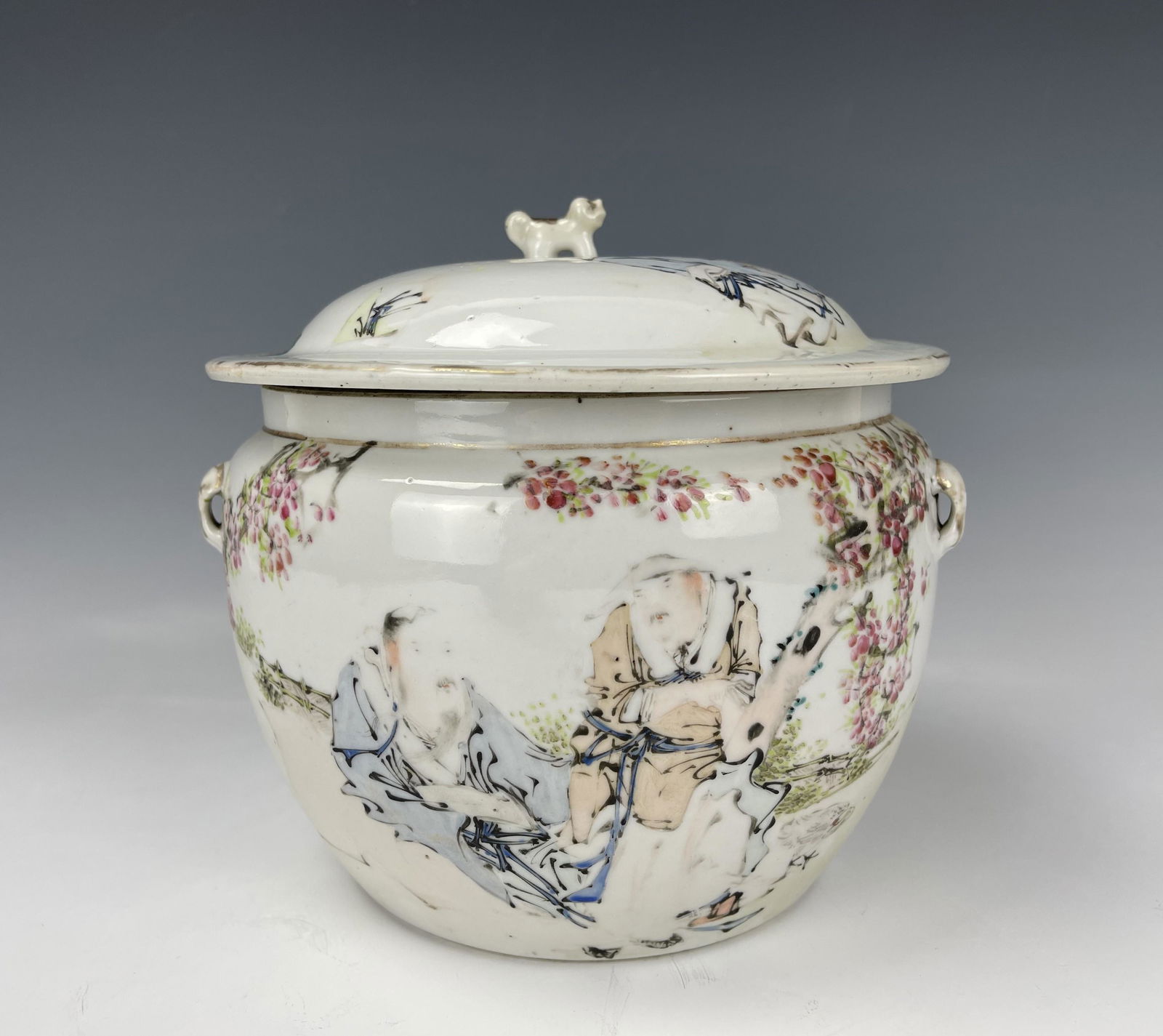 Qing Dynasty Ma Qingyun Qianjiangcai Porcelain Pot Lidded (1 of 14)