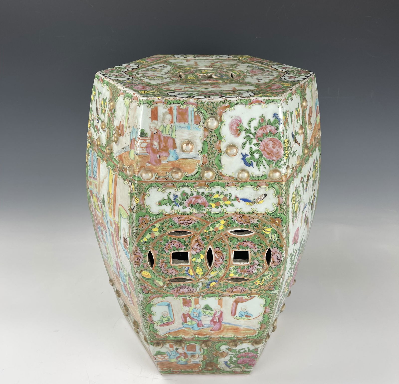 A Chinese Export Rose Medallion Garden Seat (1 of 8)