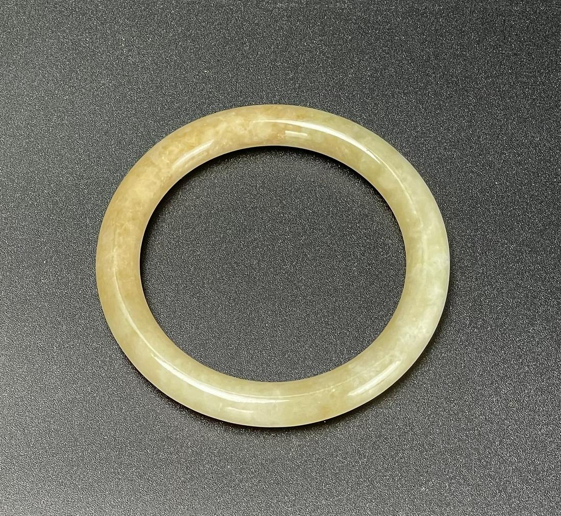 A Vintage Chinese Jadeite Bangle (1 of 3)