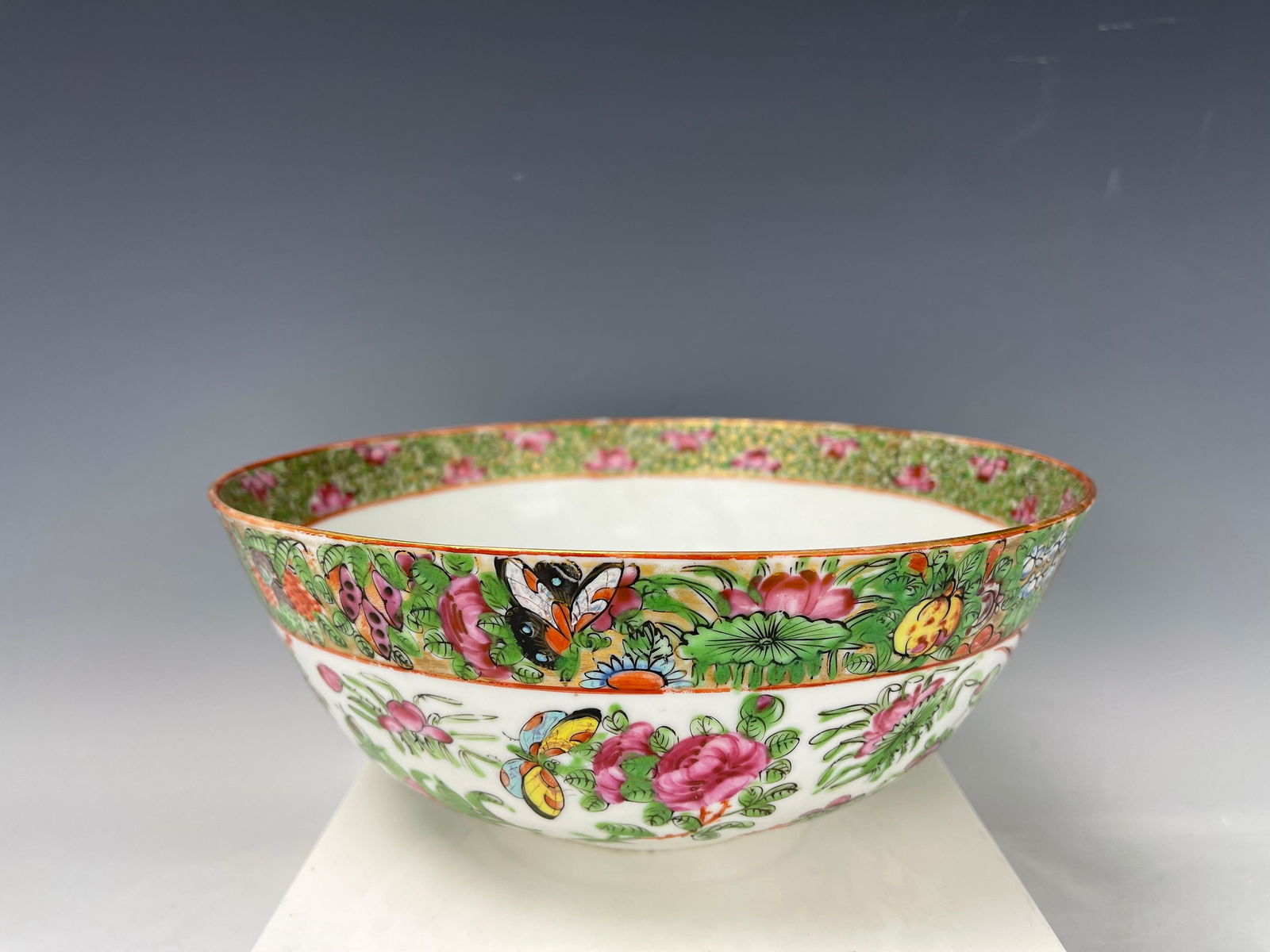 Chinese Export Rose Medallion Punch Bowl 19th C (1 of 8)