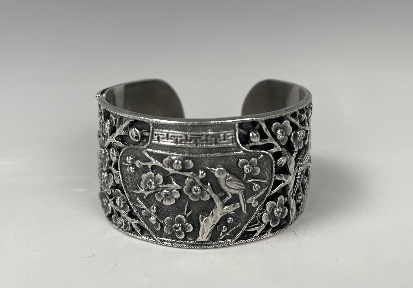 Antique Chinese Export BEE Sterling Silver Bangle (1 of 4)