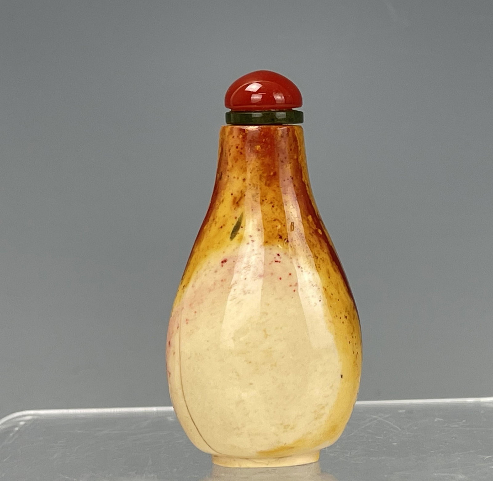 Antique Chinese Snuff Bottle: Antique Chinese Snuff Bottle, H 5.9 cm(2.3in.),Preview from Apr. 17th to 21st from 1:00 PM TO 5:00 PM Eastern Time, Location: 15229 Display Court, Rockville MD 20850.