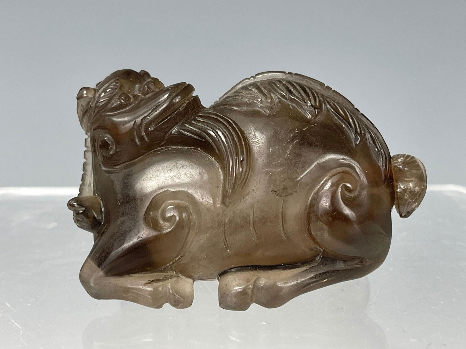 Reclined Qilin Shaped Agate Snuff Bottle (1 of 6)