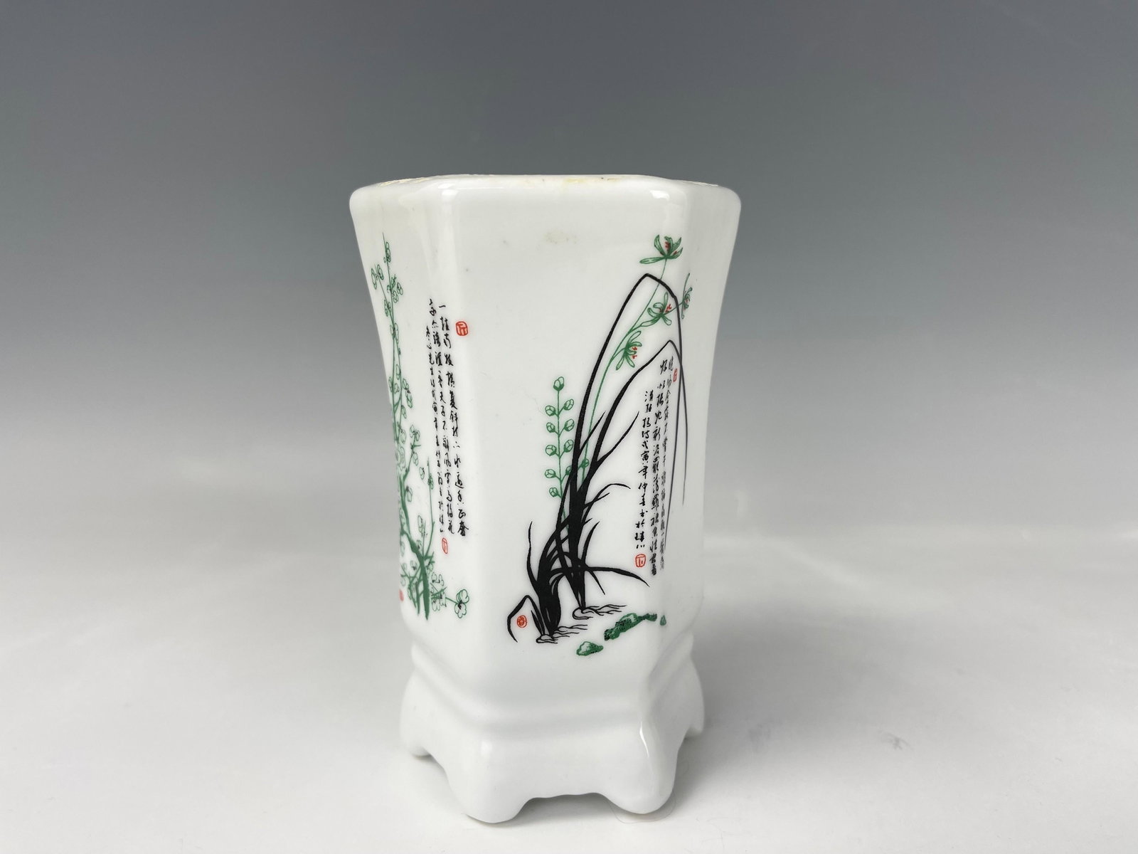 A Chinese Famille Rose Porcelain Pen Holder: A Chinese Famille Rose Porcelain Pen Holder, H 12cm(4.6 in.),Preview from Apr. 17th to 21st from 1:00 PM TO 5:00 PM Eastern Time, Location: 15229 Display Court, Rockville MD 20850.