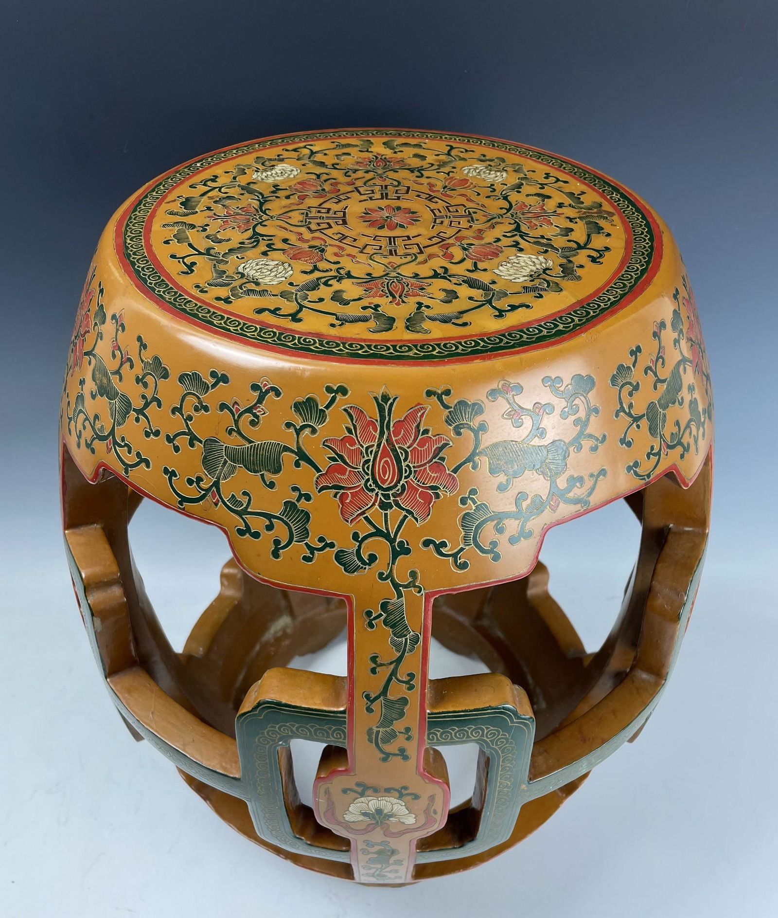 Decorative Floral Drum Stool: A Chinese Decorative Floral Drum Stool. H: 43.18 cm (17 in.) Preview from Apr. 17th to 21st from 1:00 PM TO 5:00 PM Eastern Time, Location: 15229 Display Court, Rockville MD 20850.