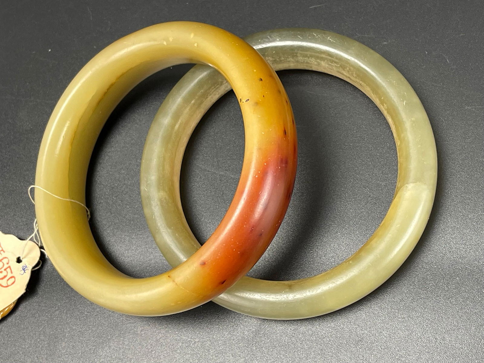 Two Vintage Chinses Jade Braclets (1 of 5)