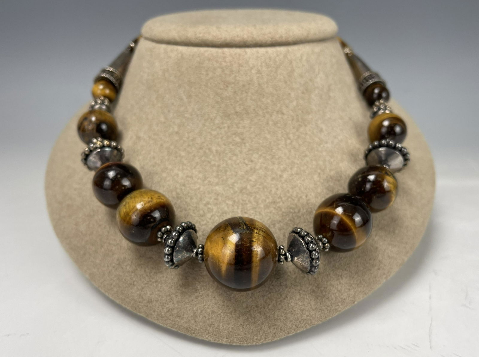 Vintage Tigers Eye Gemstone Necklace (1 of 6)