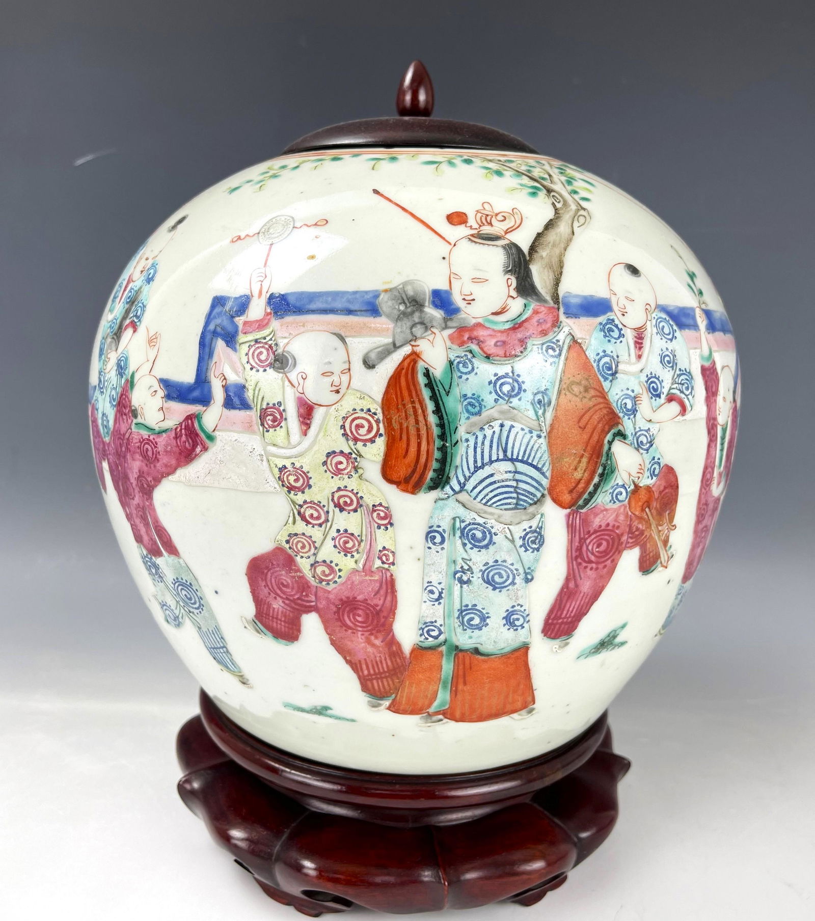 Chinese Globular Form Jar with Figures, 19th Century (1 of 6)