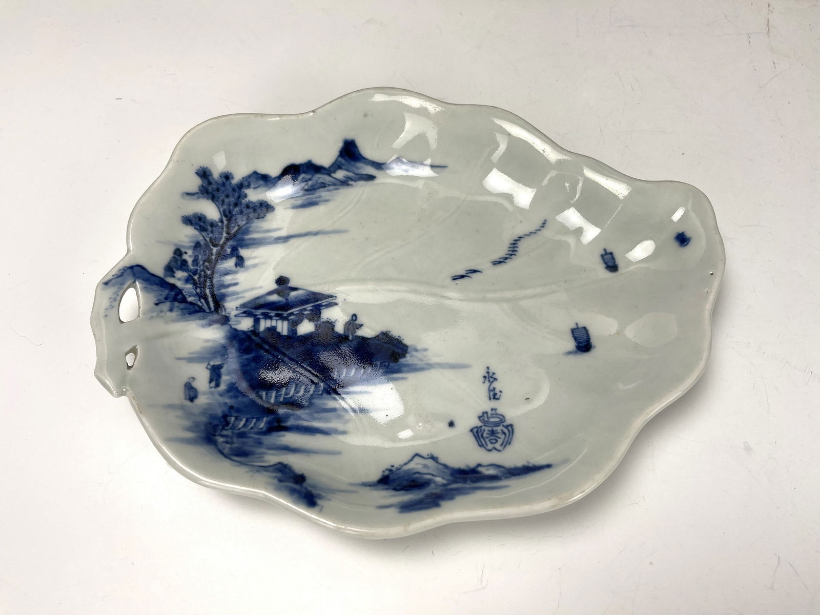 A Blue and White Porcelain Leaf Shaped Plate Marked (1 of 5)