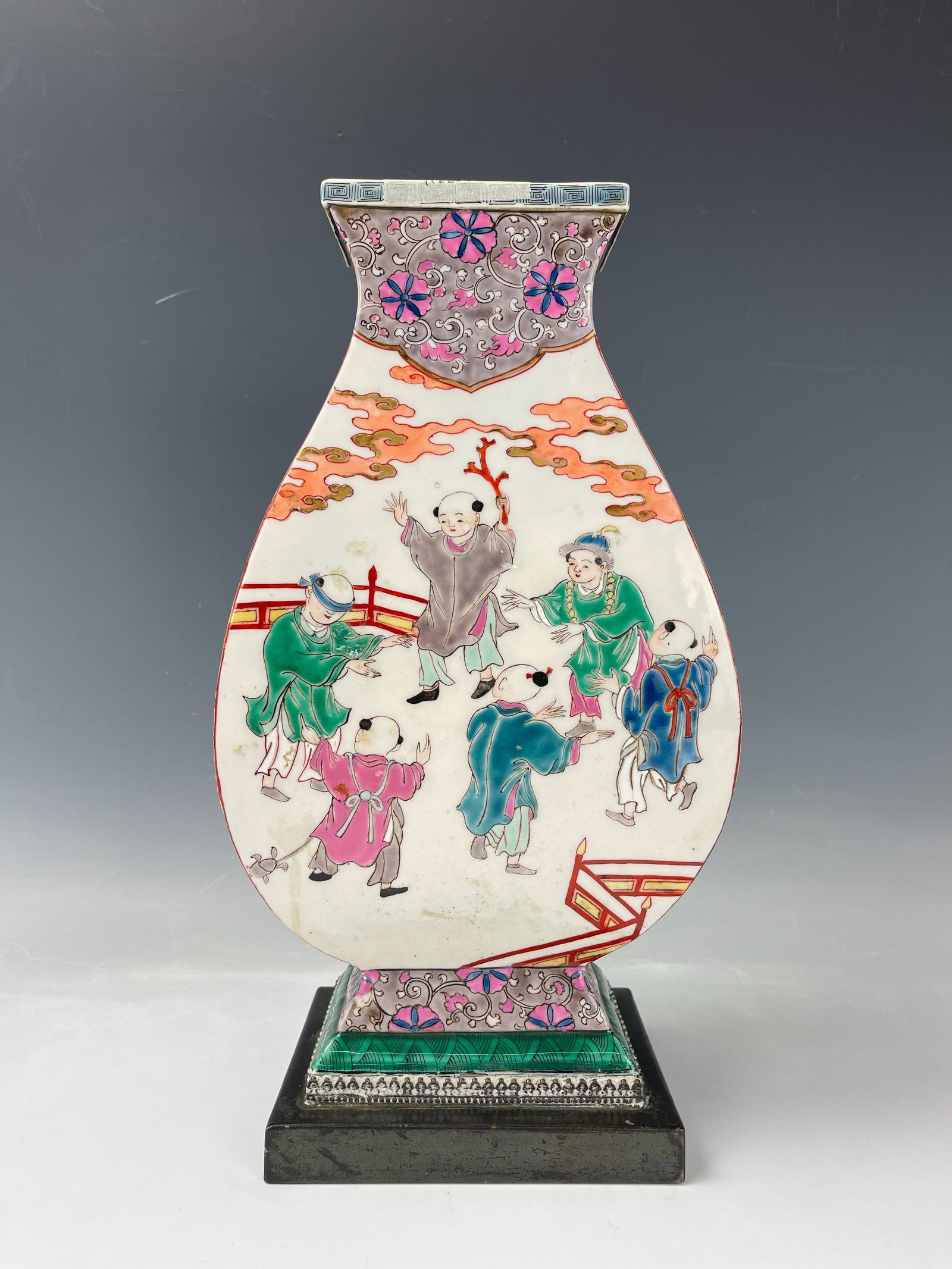 A Chinese Famille Rose Porcelain Square Vase (1 of 7)