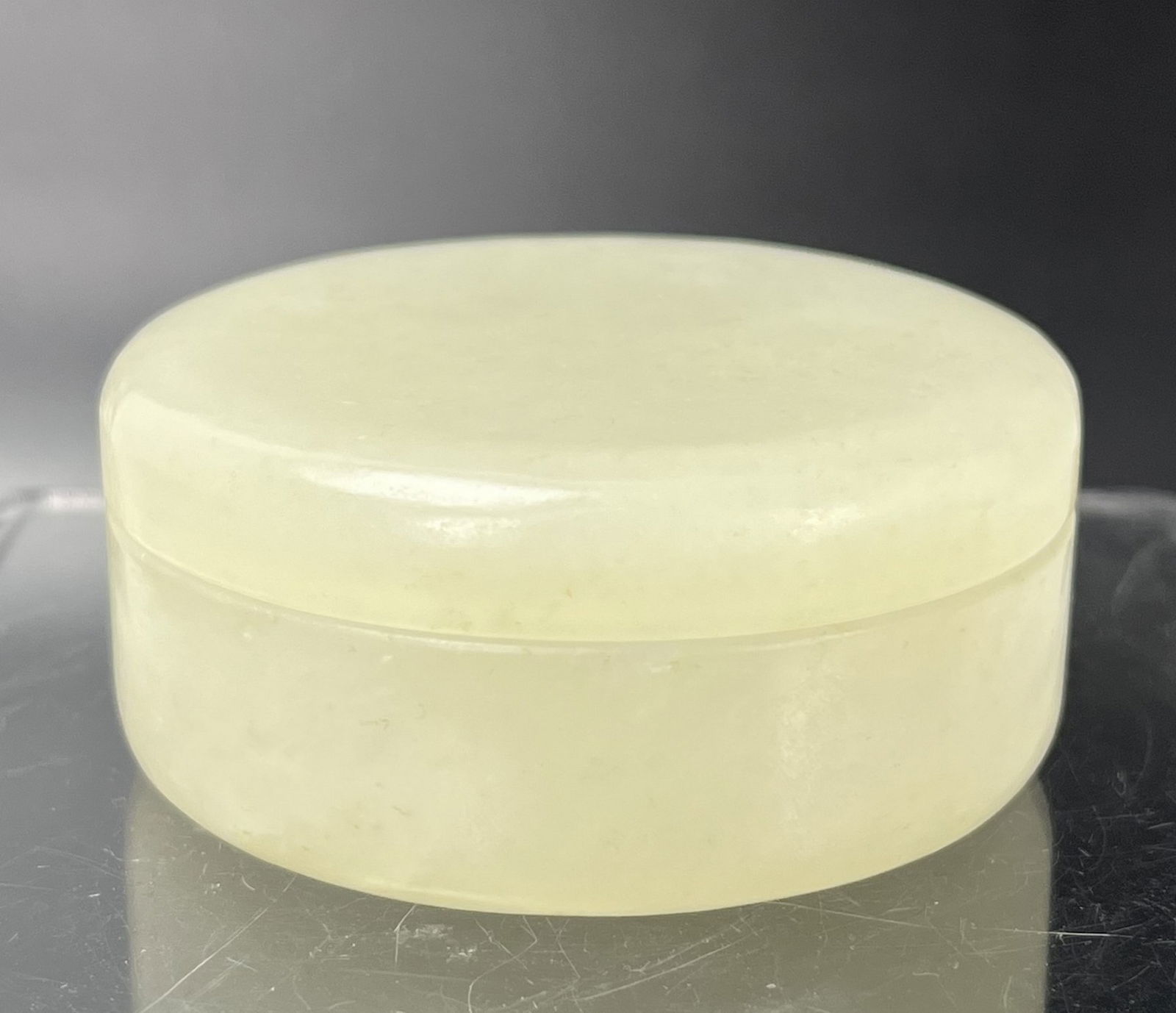 A Chinese White Jade Carved Plain Box (1 of 4)