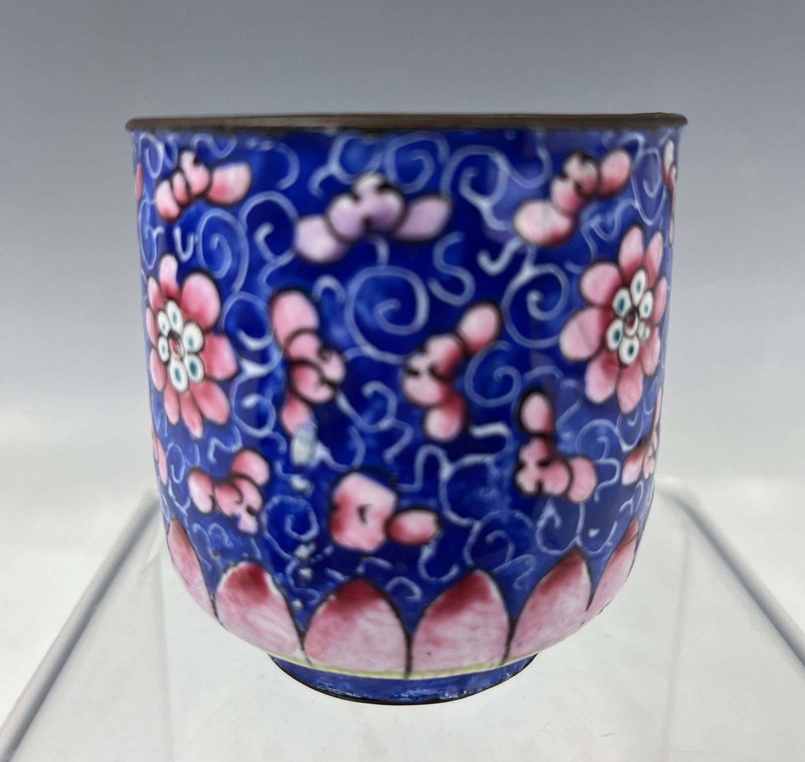 A Vintage Chinese Canton Enamel Tea Cup (1 of 5)