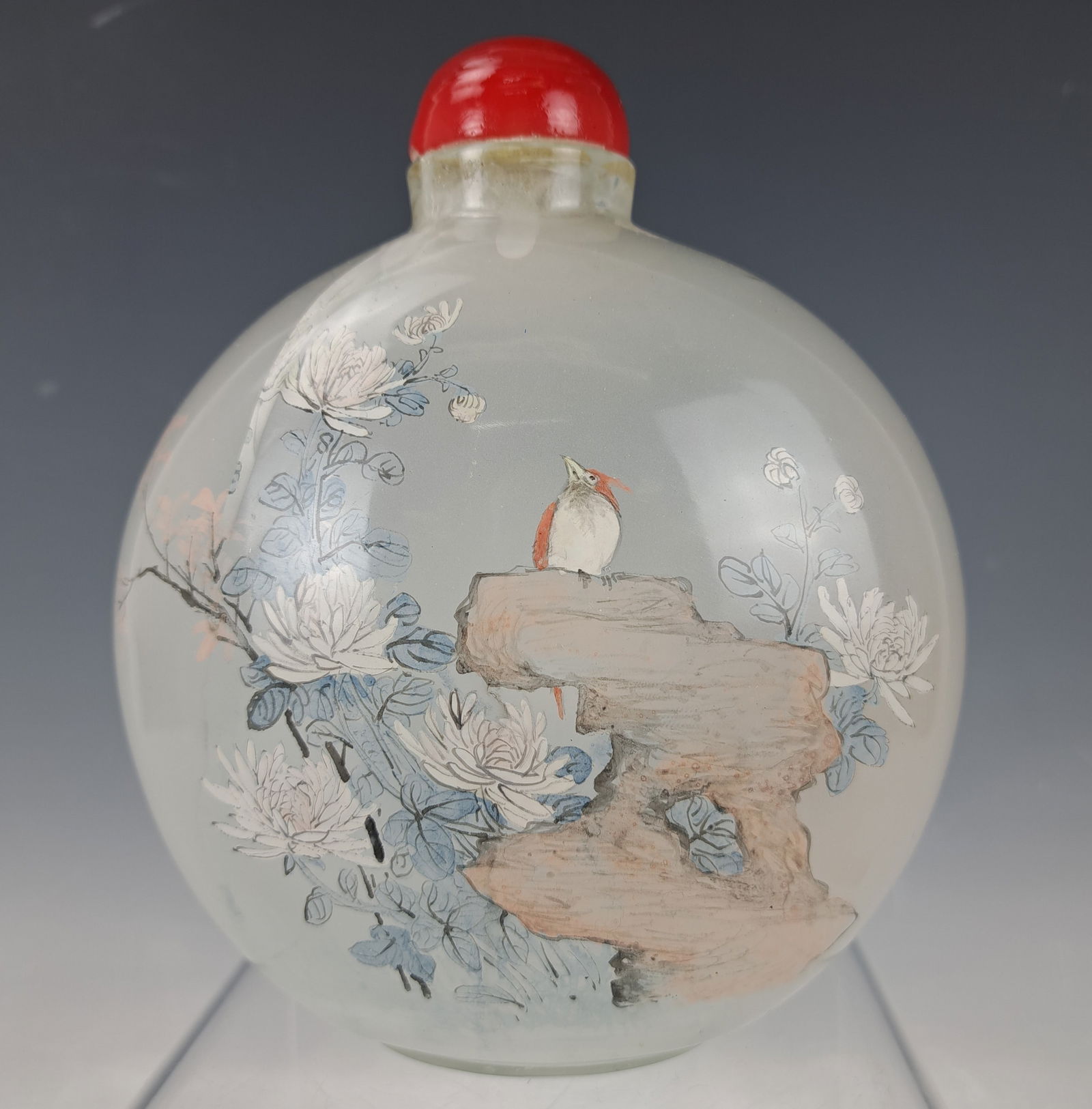 A Large Chinese Reverse Painted Snuff Bottle (1 of 8)