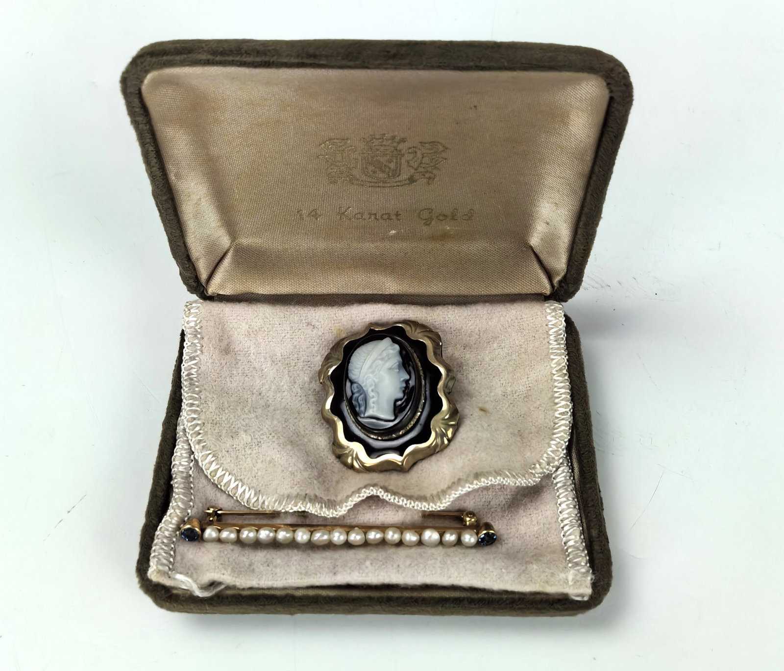 Gold Framed Shell Cameo Brooch and Pin with Pearl and 14K Gold: Gold Framed Shell Cameo Brooch and Pin with Pearl and 14K Gold, Brooch size 3.8 x2.5 cm, Preview from Apr. 22nd to 26th from 1:00 PM TO 5:00 PM Eastern Time, Location: 15229 Display Court, Rockville M
