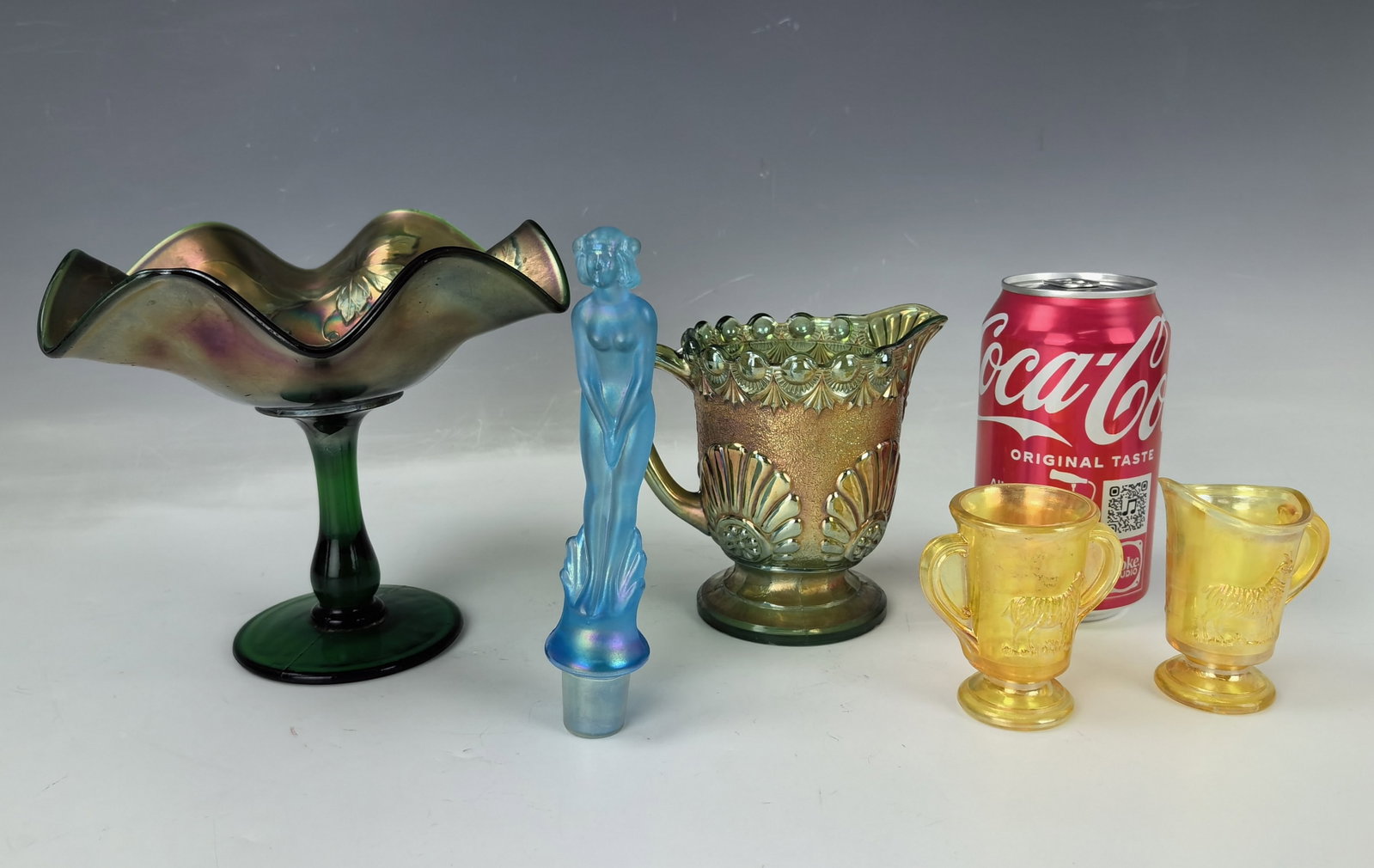 5pc Vintage Iridescent Carnival Glass: 5pc Vintage Iridescent Carnival Glass, H 15.2 cm (6 in.), Preview from May 27th to 31st from 1:00 PM TO 5:00 PM Eastern Time, Location: 15229 Display Court, Rockville MD 20850.