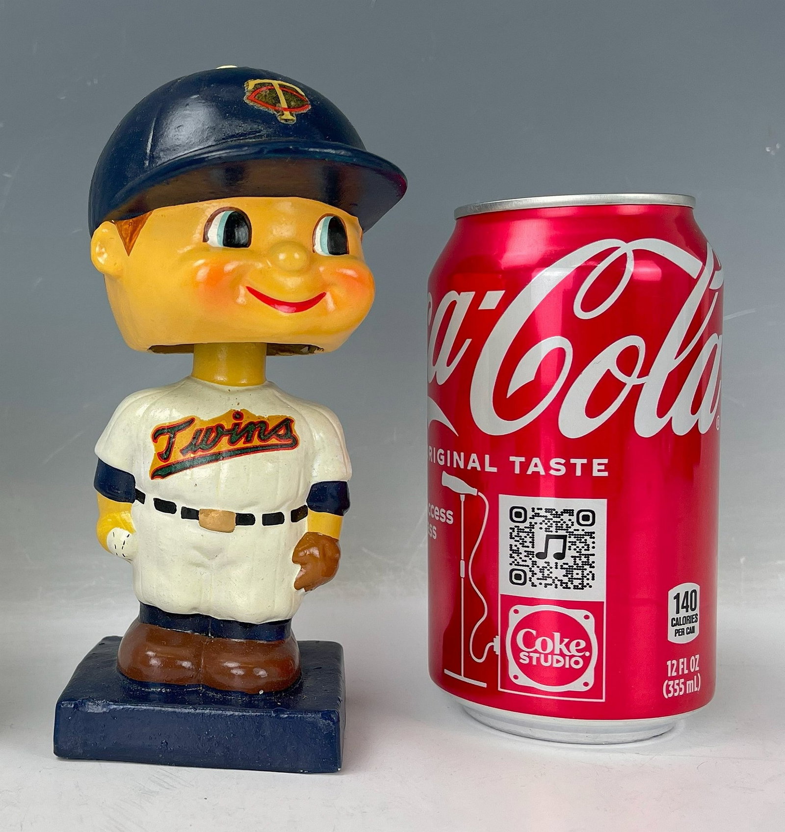 Vintage Original 1960’s Minnesota Twins Bobblehead: Vintage Original 1960s Minnesota Twins Bobblehead, Preview from May 27th to 31st from 1:00 PM TO 5:00 PM Eastern Time, Location: 15229 Display Court, Rockville MD 20850.