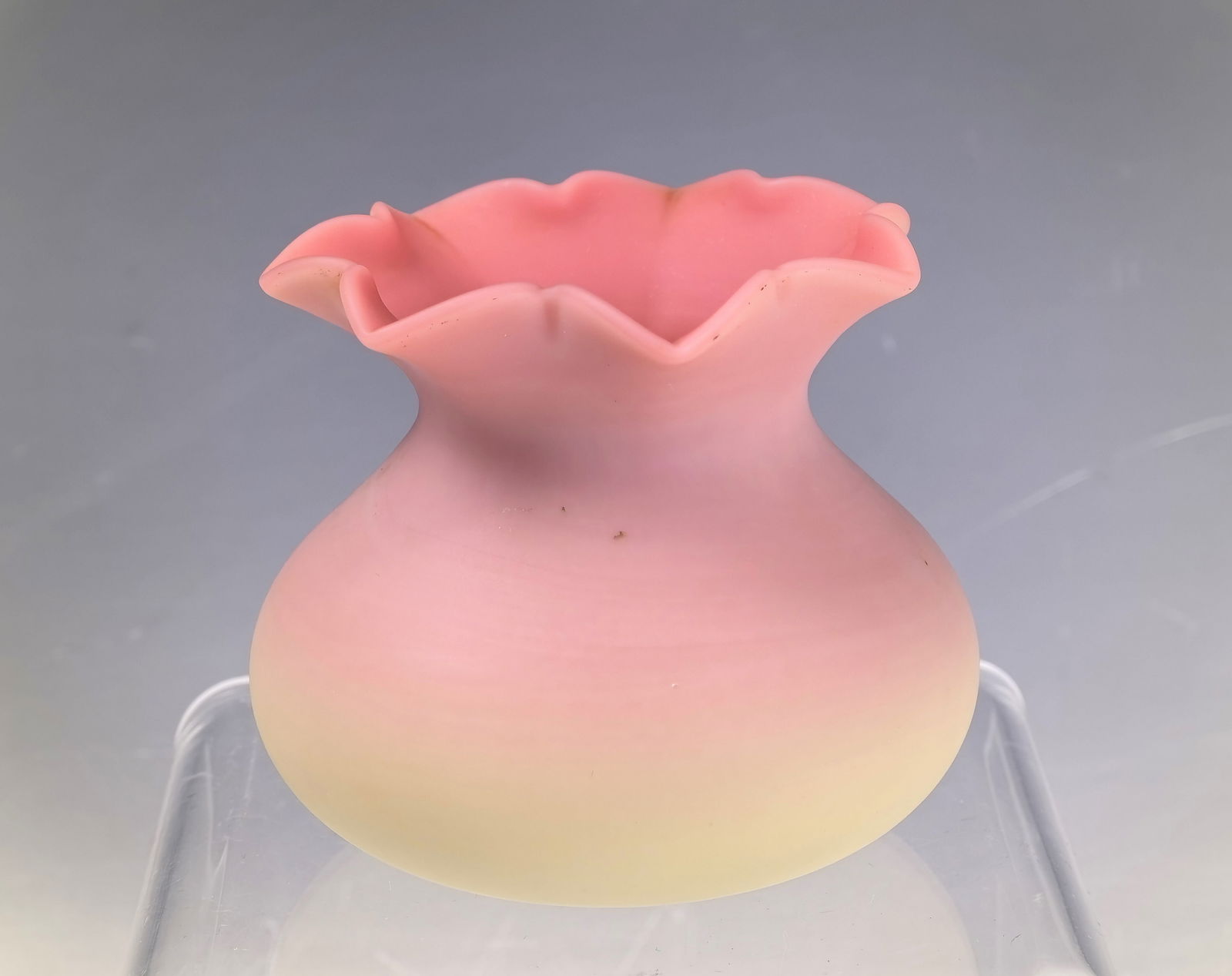 Antique THOMAS WEBB Queens Burmese Art Glass Ball Vase: Antique THOMAS WEBB Queens Burmese Art Glass Ball Vase,D 7.5 cm(3 in.). Preview from Jun. 24th to 28th from 1:00 PM TO 5:00 PM Eastern Time, Location: 15229 Display Court, Rockville MD 20850.