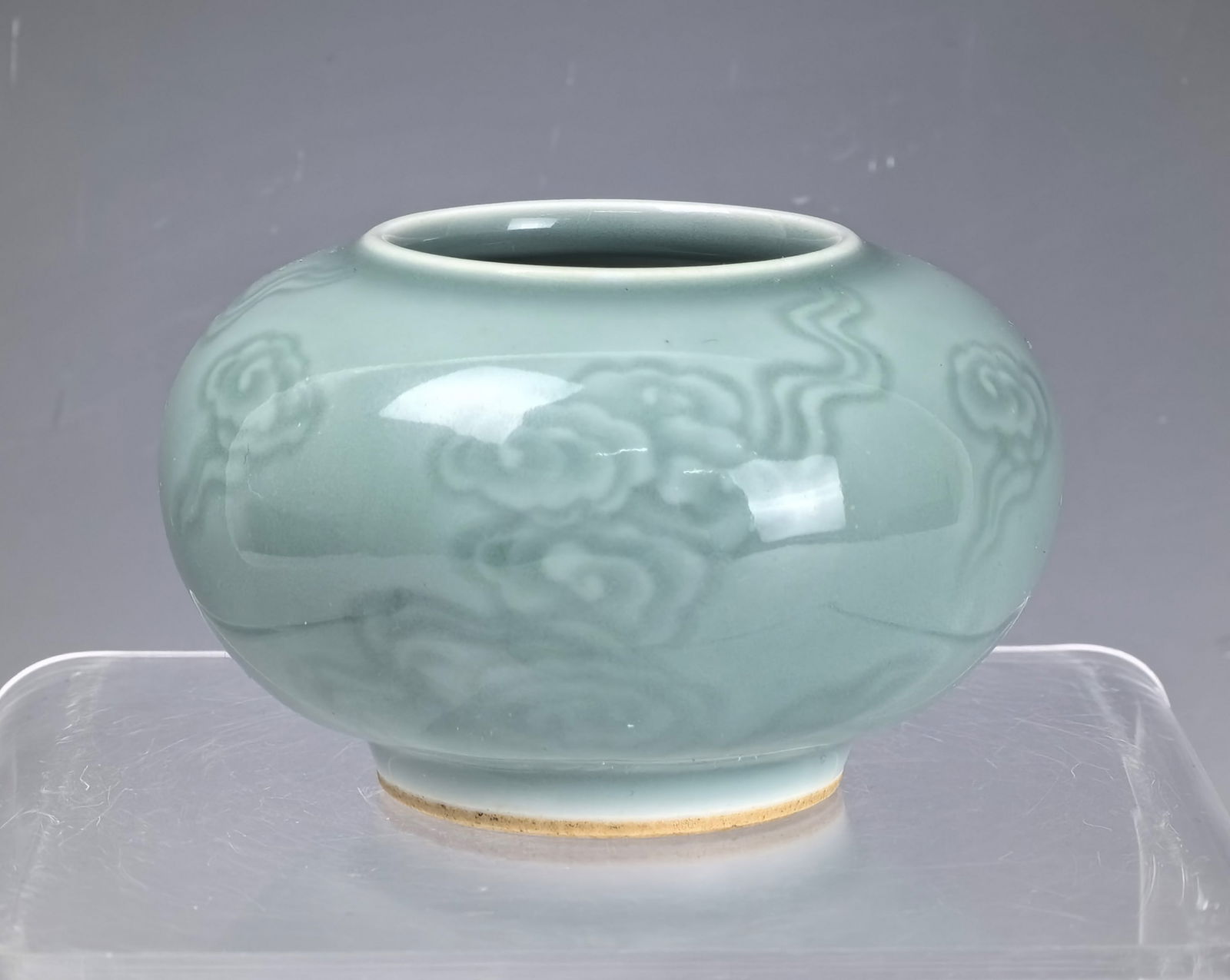 Chinese Celadon Glazed Apple Shaped  Water Pot Yongzheng Mark (1 of 5)