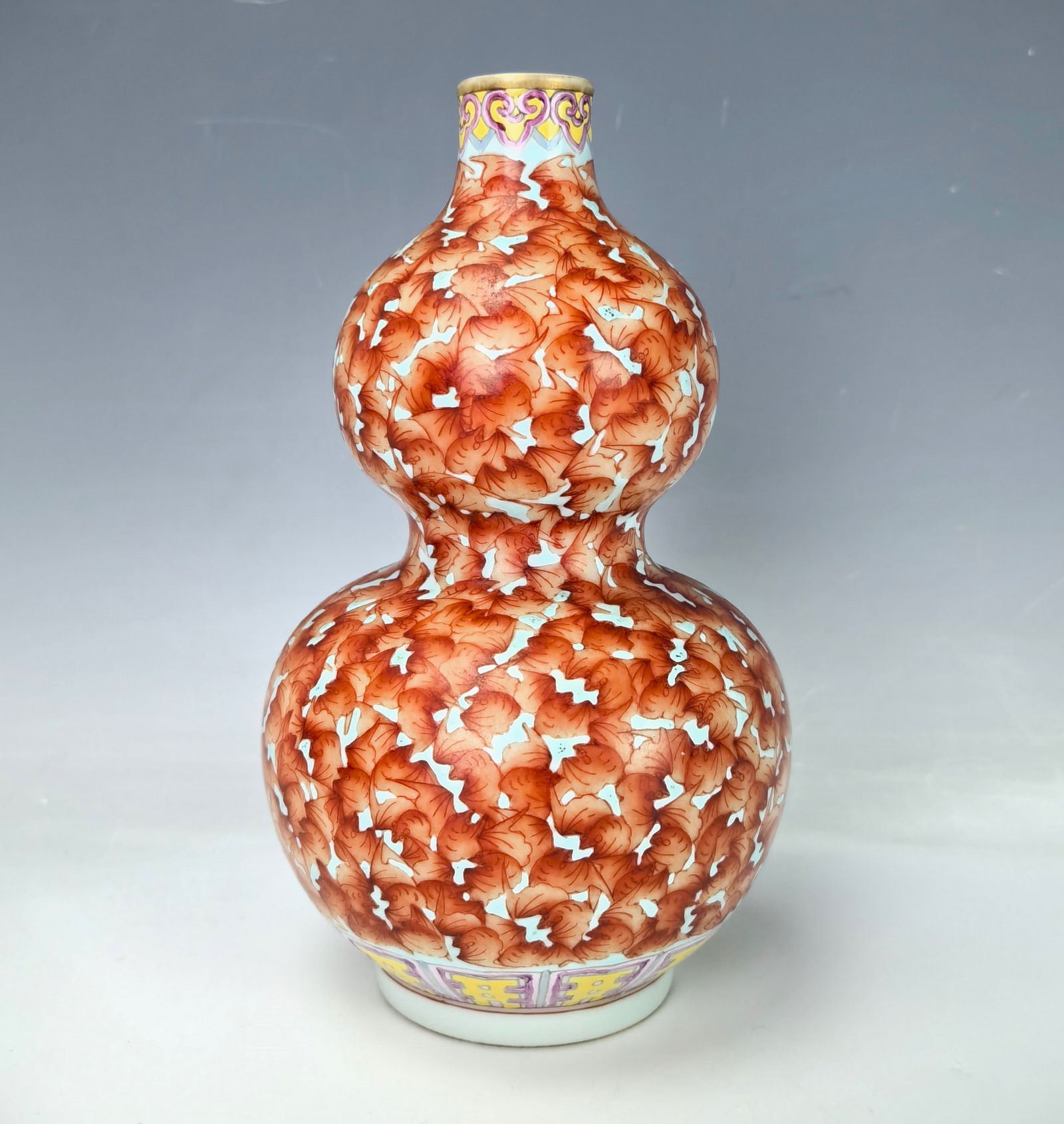 Chinese Famille Rose Gourd Shaped Pocelain Vase Yongzheng Mark (1 of 6)