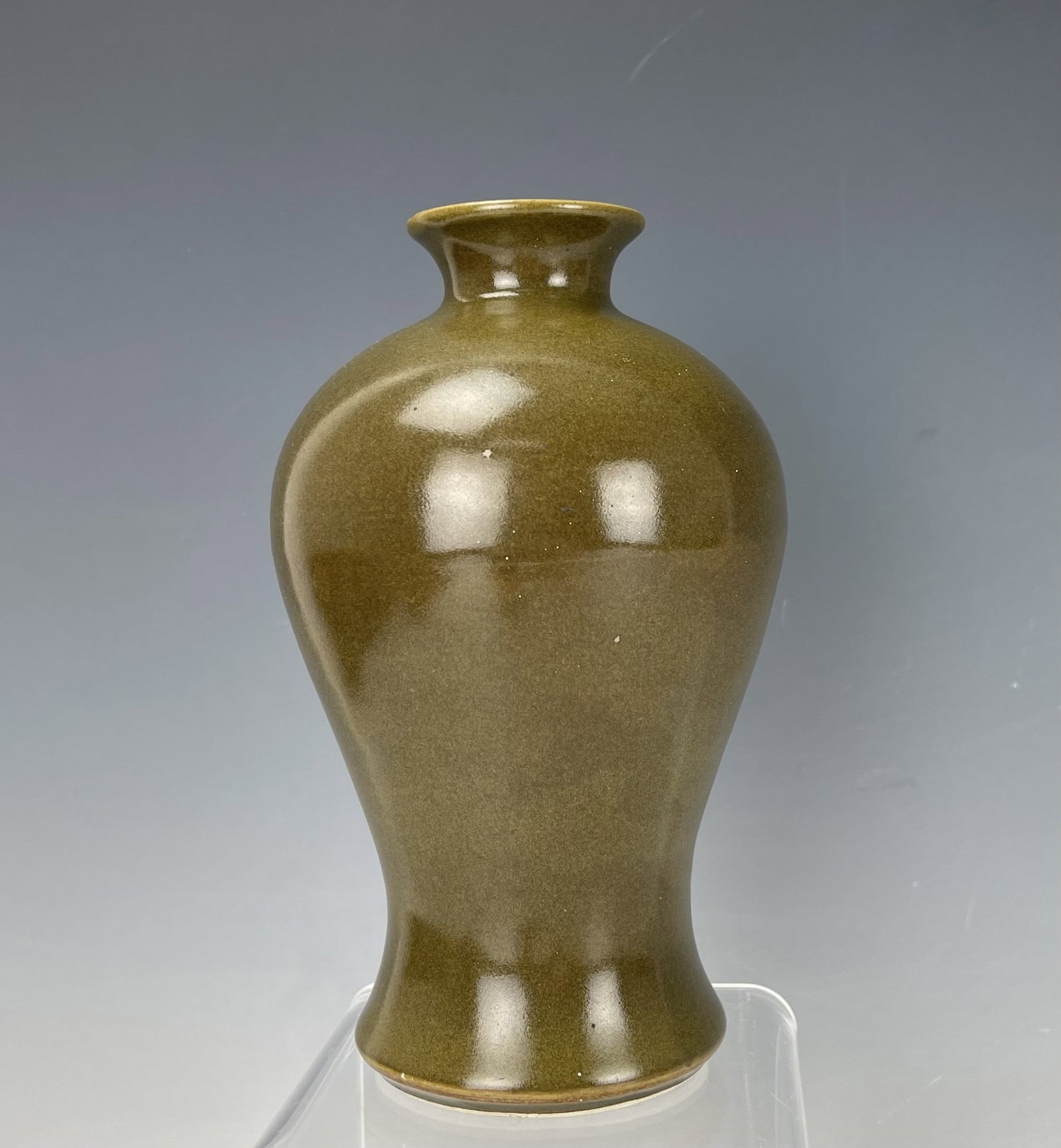 Chinese Teadust Glazed Porcelain Meiping Vase: Chinese Teadust Glazed Porcelain Globular Vase,H 17 cm(6.7 in.). Preview from Aug. 26th to 30th from 1:00 PM TO 5:00 PM Eastern Time, Location: 15229 Display Court, Rockville MD 20850.