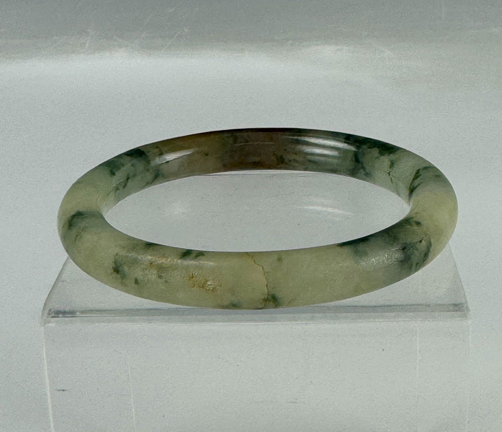 Vintage Chinese Green Jadeite Bracelet (1 of 5)
