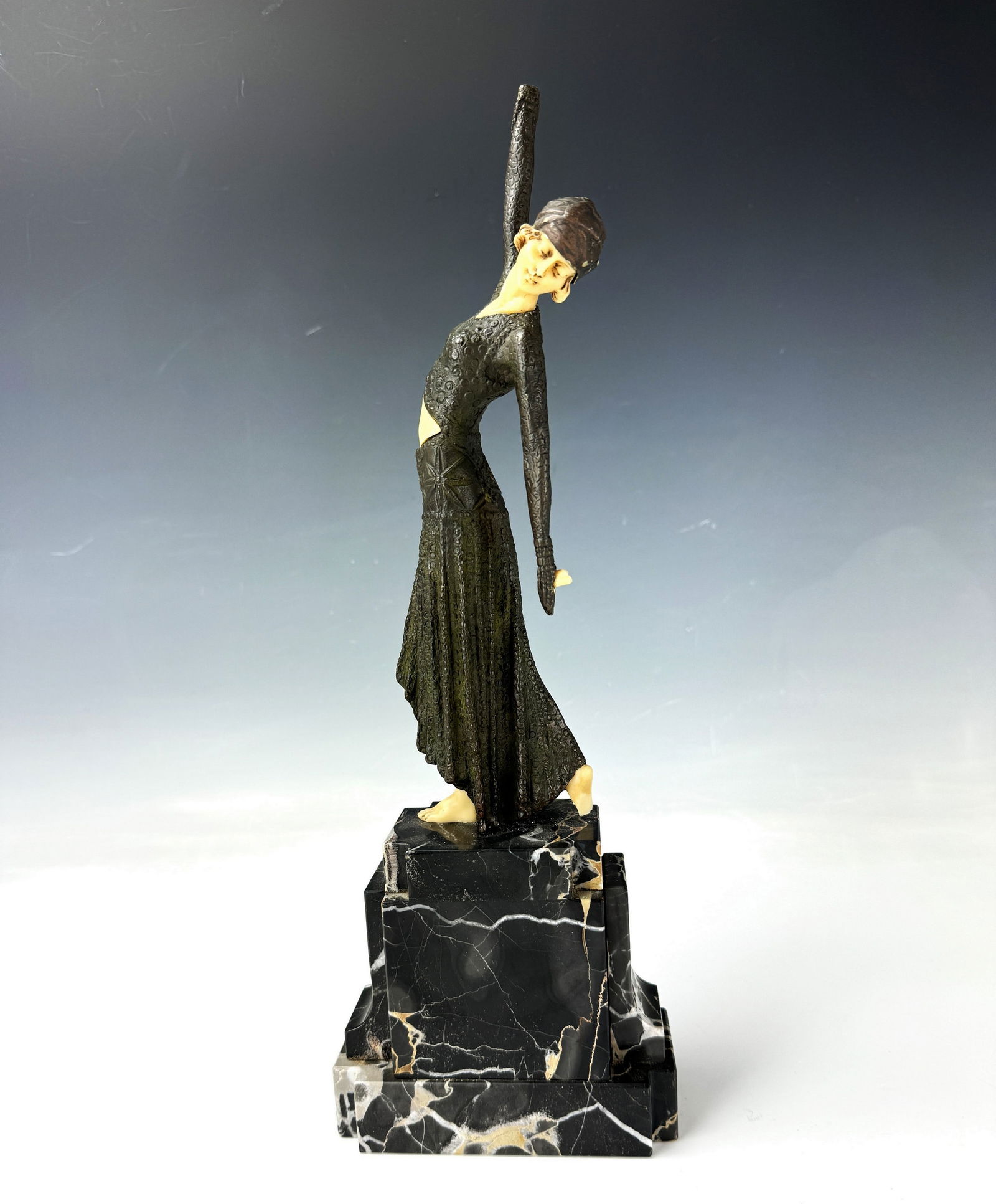 Liberty Bronze Statue Ballerina Black Marble (1 of 5)