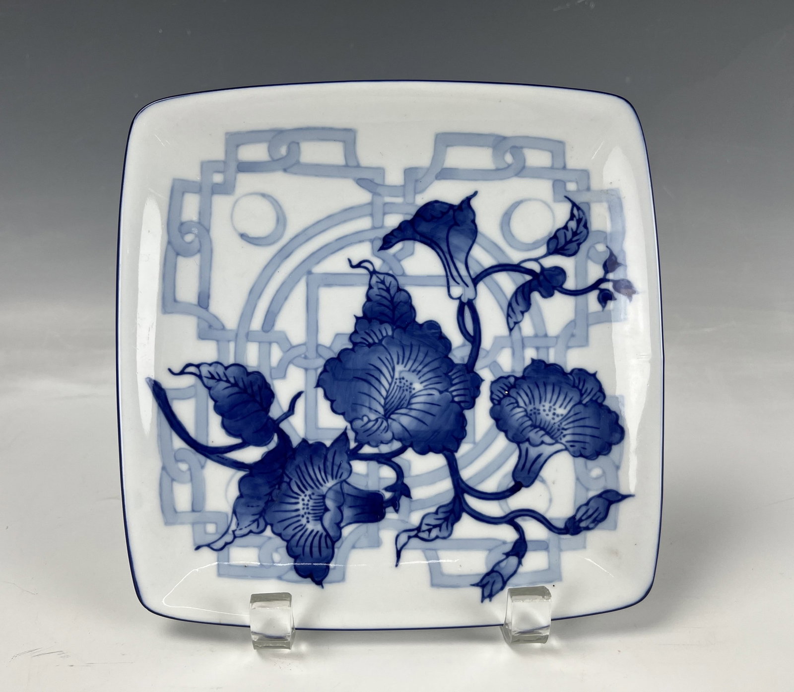 Blue and White Porcelain Floral Decorative Plates: Blue and White Porcelain Floral Decorative Plates, Dimensions: W 18.3 cm (7.2 in.), Preview from Aug. 26th to 30th from 1:00 PM TO 5:00 PM Eastern Time, Location: 15229 Display Court, Rockville MD 208