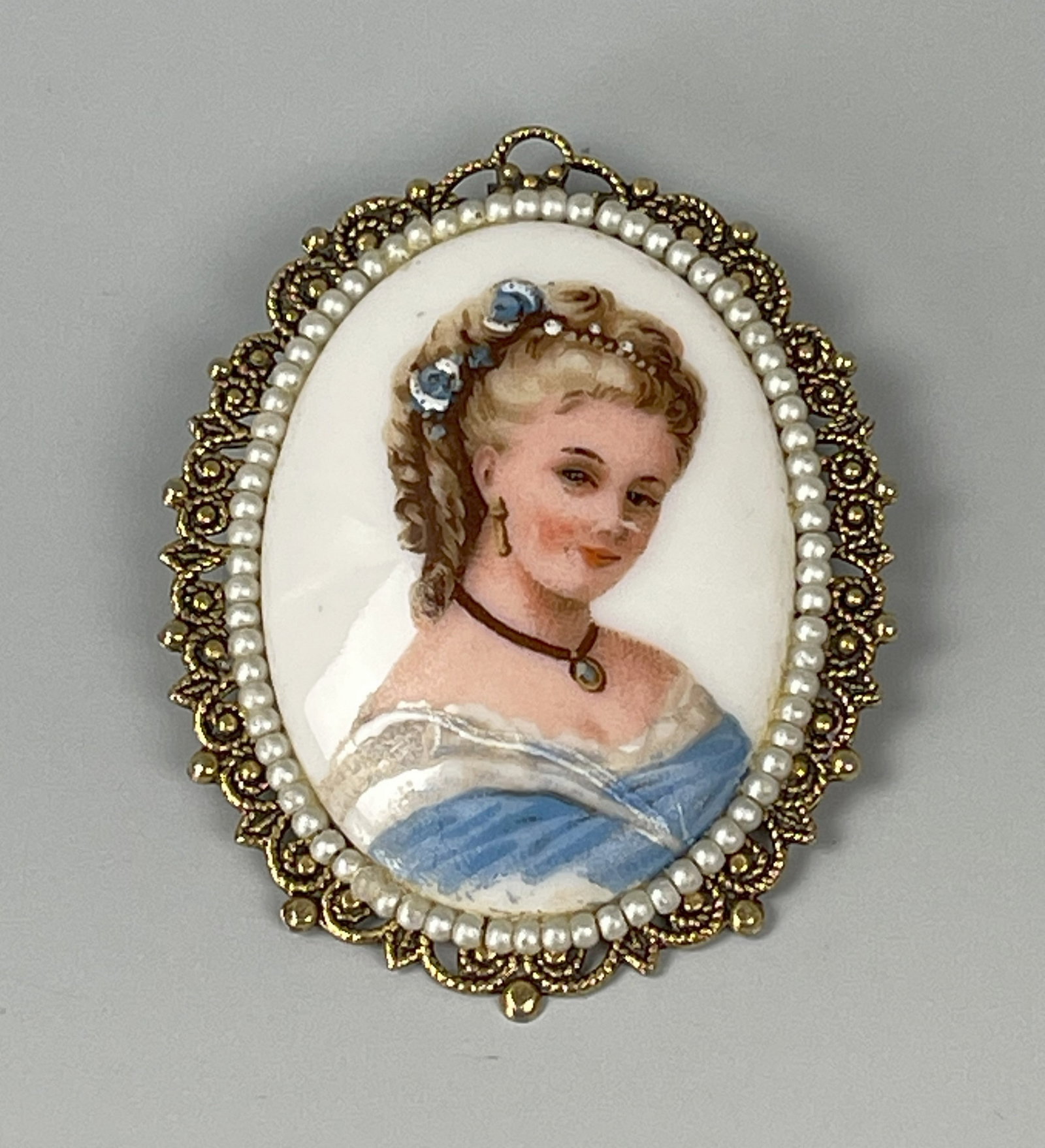 Antique Porcelain Oval Romantic Portrait Pin Brooch Girl: Antique Porcelain Oval Romantic Portrait Pin Brooch Girl,5 x 3 cm,Preview from Oct. 14th to 18th from 1:00 PM TO 5:00 PM Eastern Time, Location: 15229 Display Court, Rockville MD 20850.