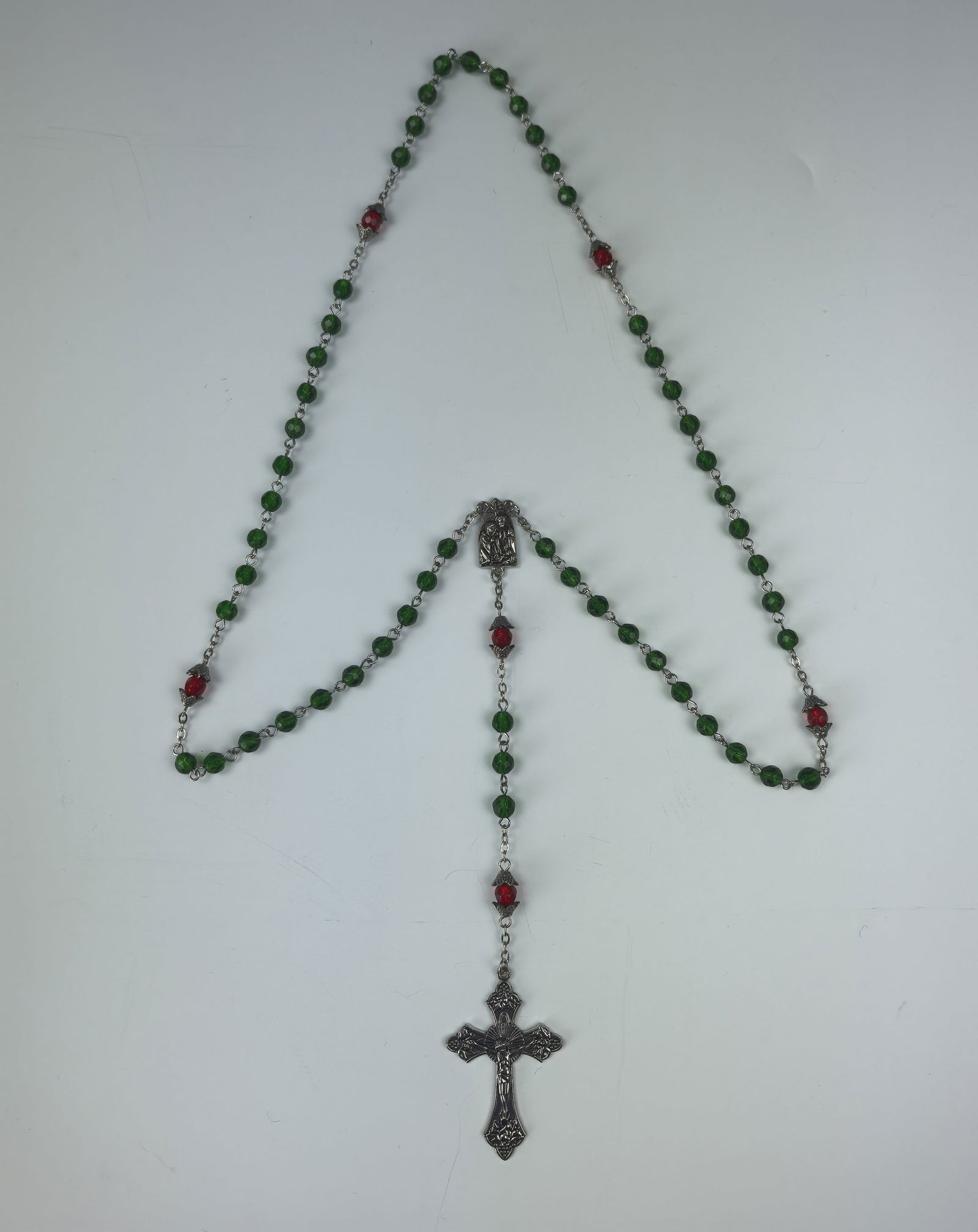 Christmas Rosary with Nativity Red and Green Necklace (1 of 5)
