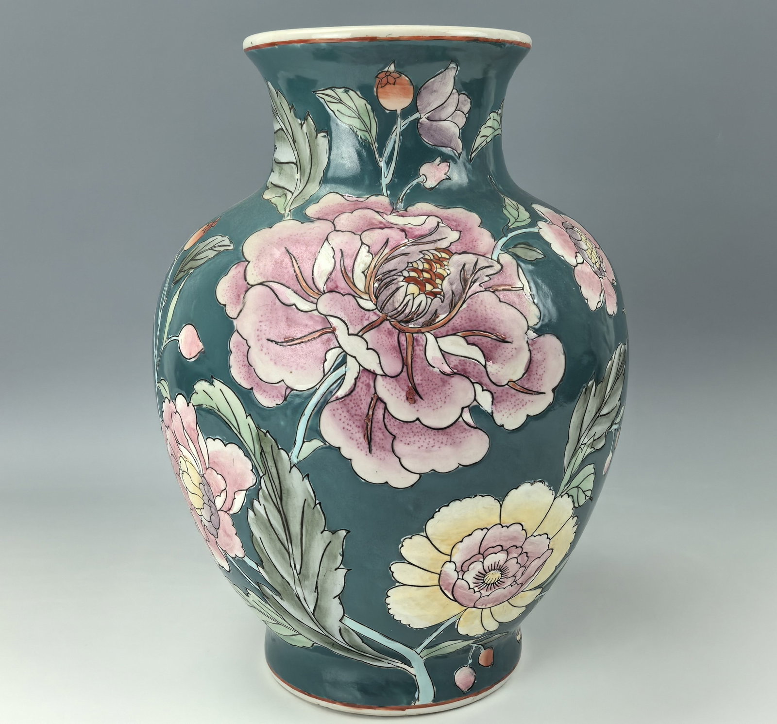 A Chinese Famille Rose Porcelain Vase: A Chinese Famille Rose Porcelain Vase,H 30 cm(12 in.), Preview from Dec.9th to 13th from 1:00 PM TO 5:00 PM Eastern Time, Location: 15229 Display Court, Rockville MD 20850.