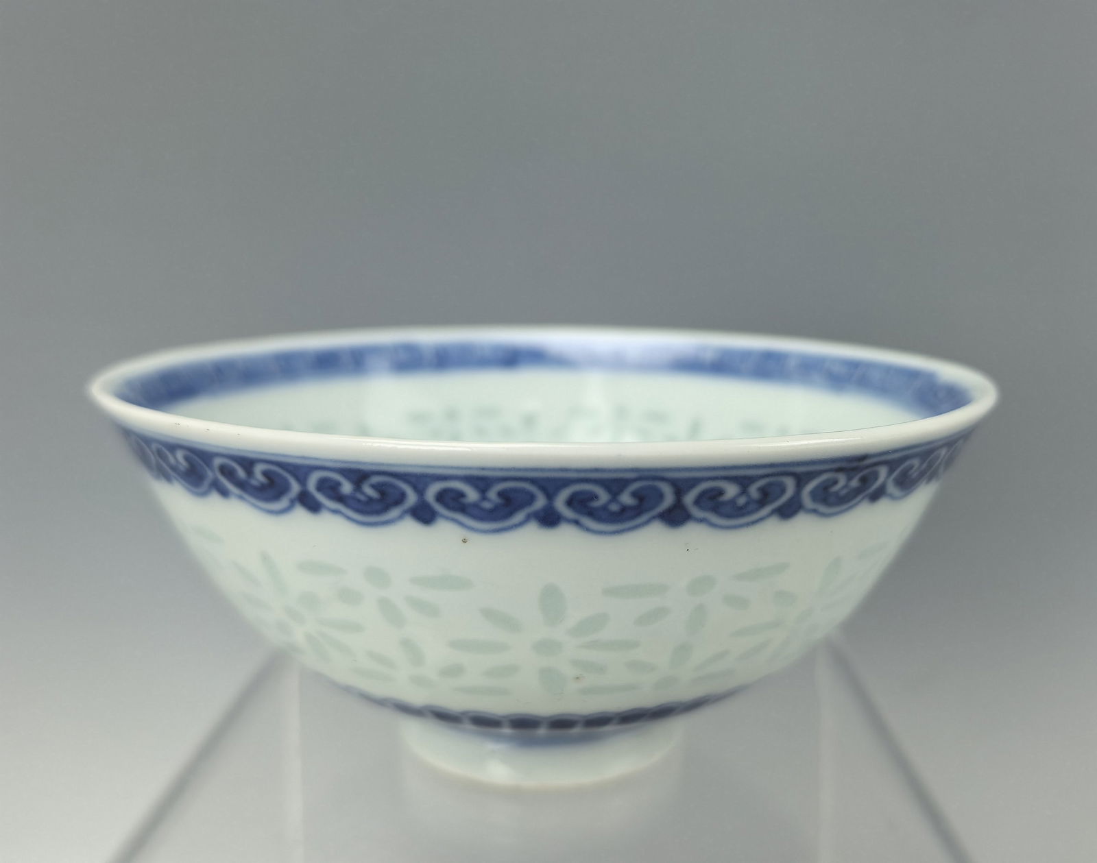 Chinese Blue and White Porcelain Bowl Qianlong Mark (1 of 6)