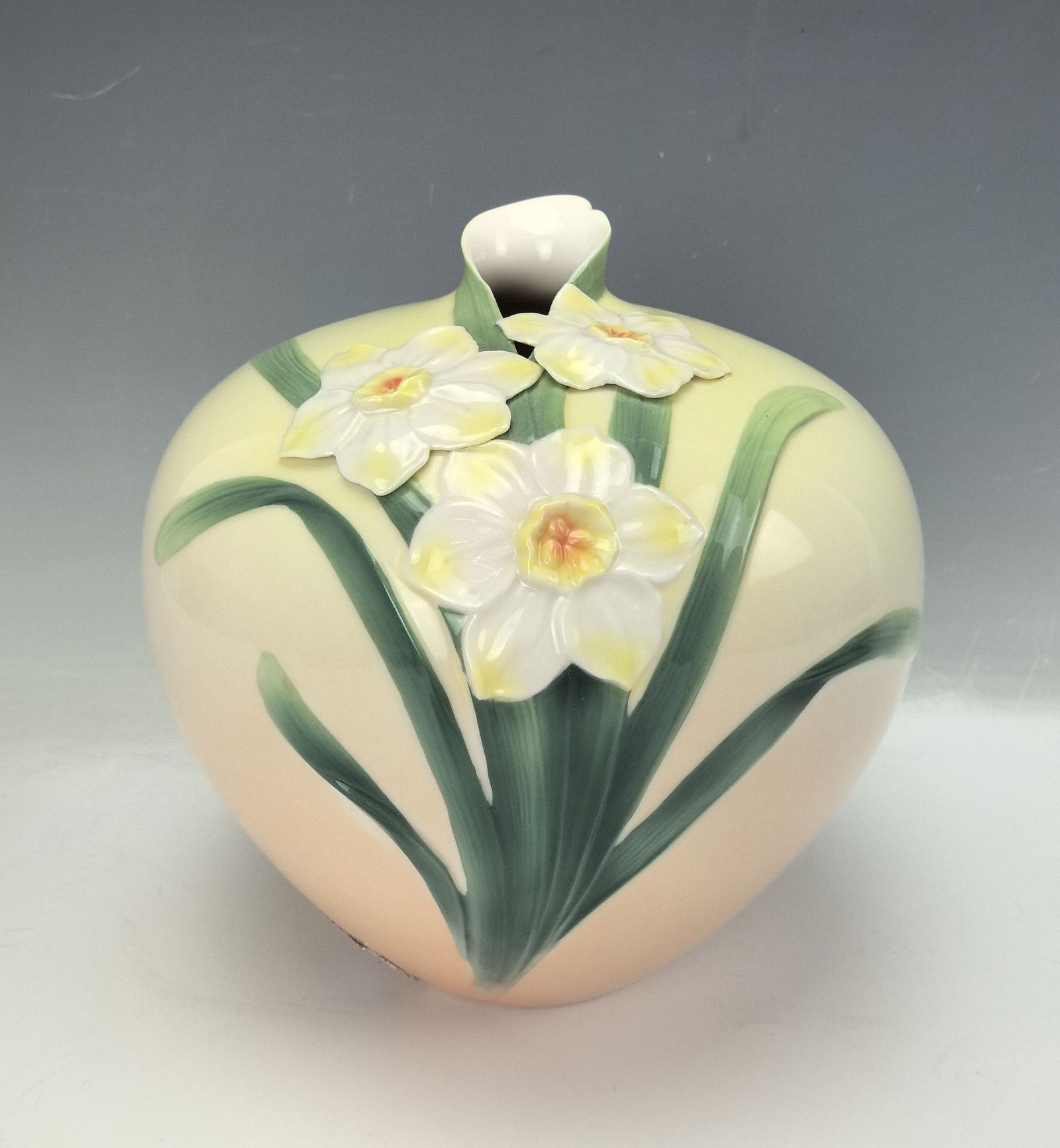 Franz Porcelain Stunning Daffodil Floral Bulbous Bowl Vase (1 of 6)