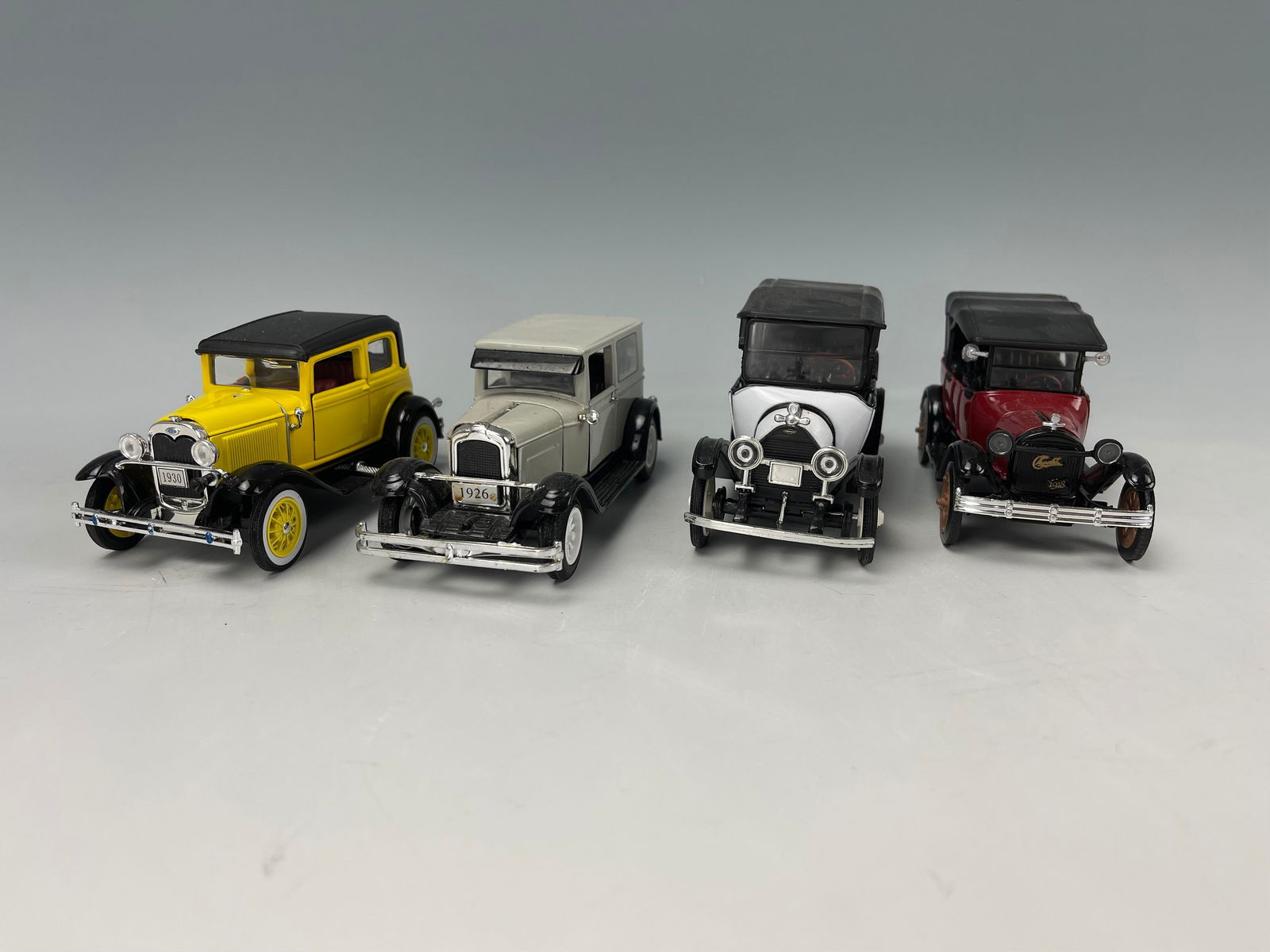 Four Vintage American Model Cars (1 of 8)