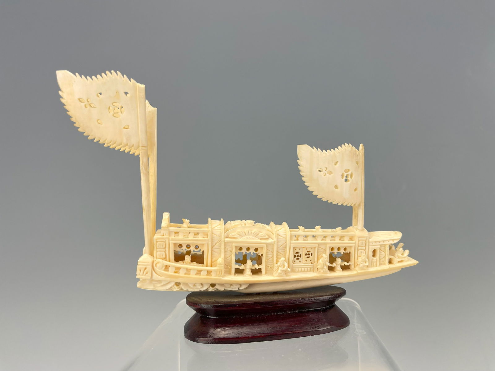 Vintage Chinese Carved Cattle Bone Boat: Vintage Chinese Carved Cattle Bone Boat. Dimensions: H 5cm(2in.) x L 12.5cm(5in.), Preview from Feb.17th to 21st from 1:00 PM TO 5:00 PM Eastern Time, Location: 15229 Display Court, Rockville MD 20850