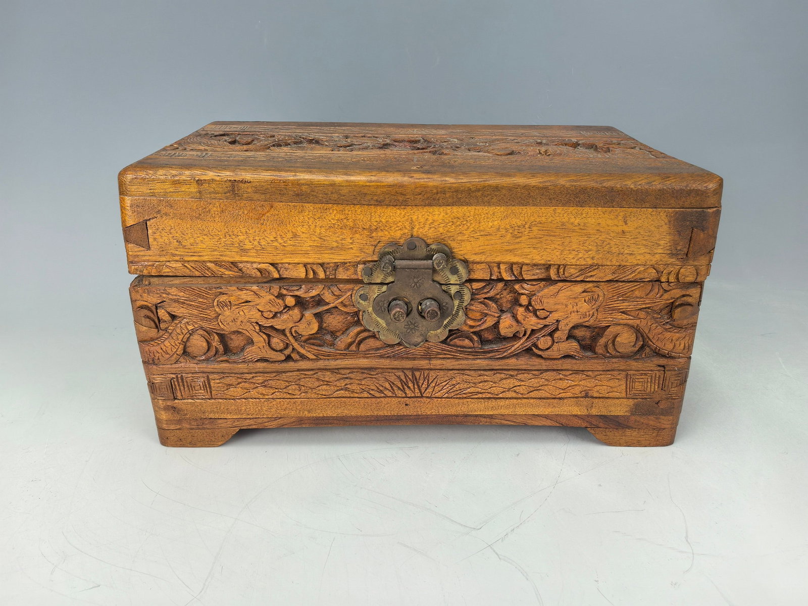 Antique Carved Dragon Wood Box: Antique Carved Dragon Wood Box,size 25x15x13 cm .Pr eview from Feb.17th to 21st from 1:00 PM TO 5:00 PM Eastern Time, Location: 15229 Display Court, Rockville MD 20850.