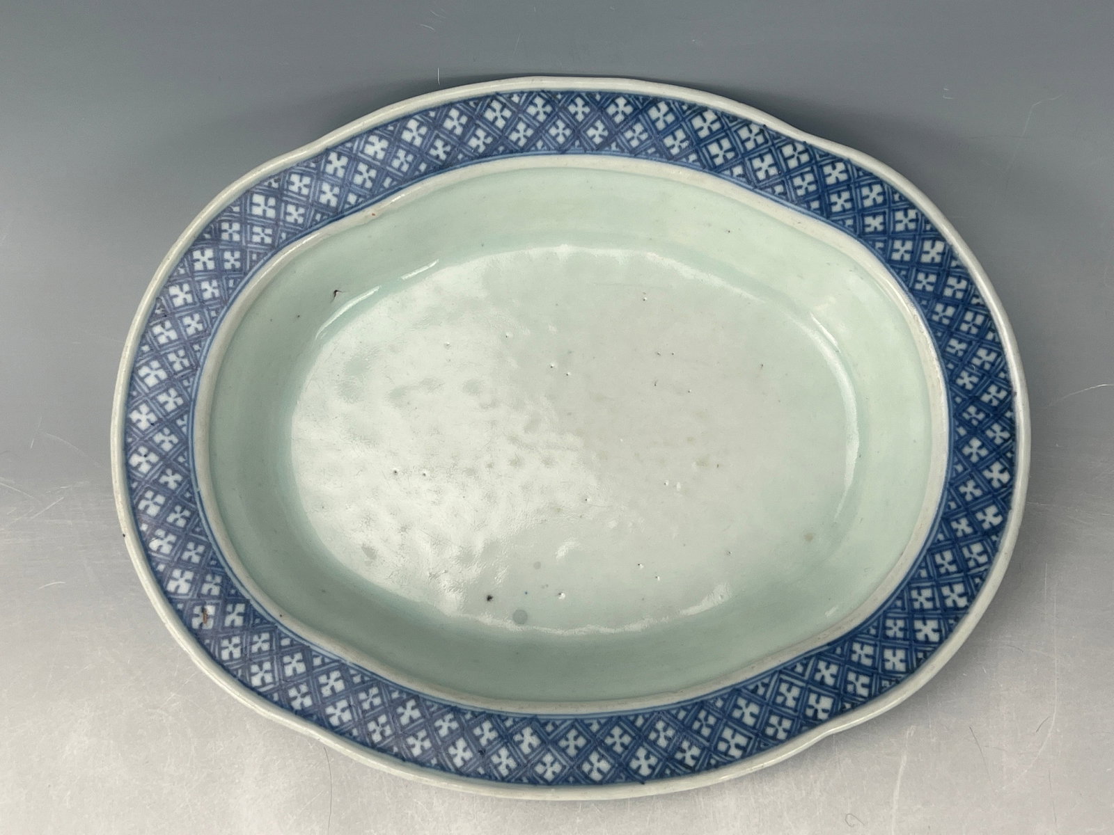 A Chinese Antuique Blue and White Porcelain Pot: A Chinese Antuique Blue and White Porcelain Pot, H 24.5 cm(9.5 in.) x D 19 cm(7.4 in.) ,Preview from Apr. 21st to 25th from 1:00 PM TO 5:00 PM Eastern Time, Location: 15229 Display Court, Rockville MD