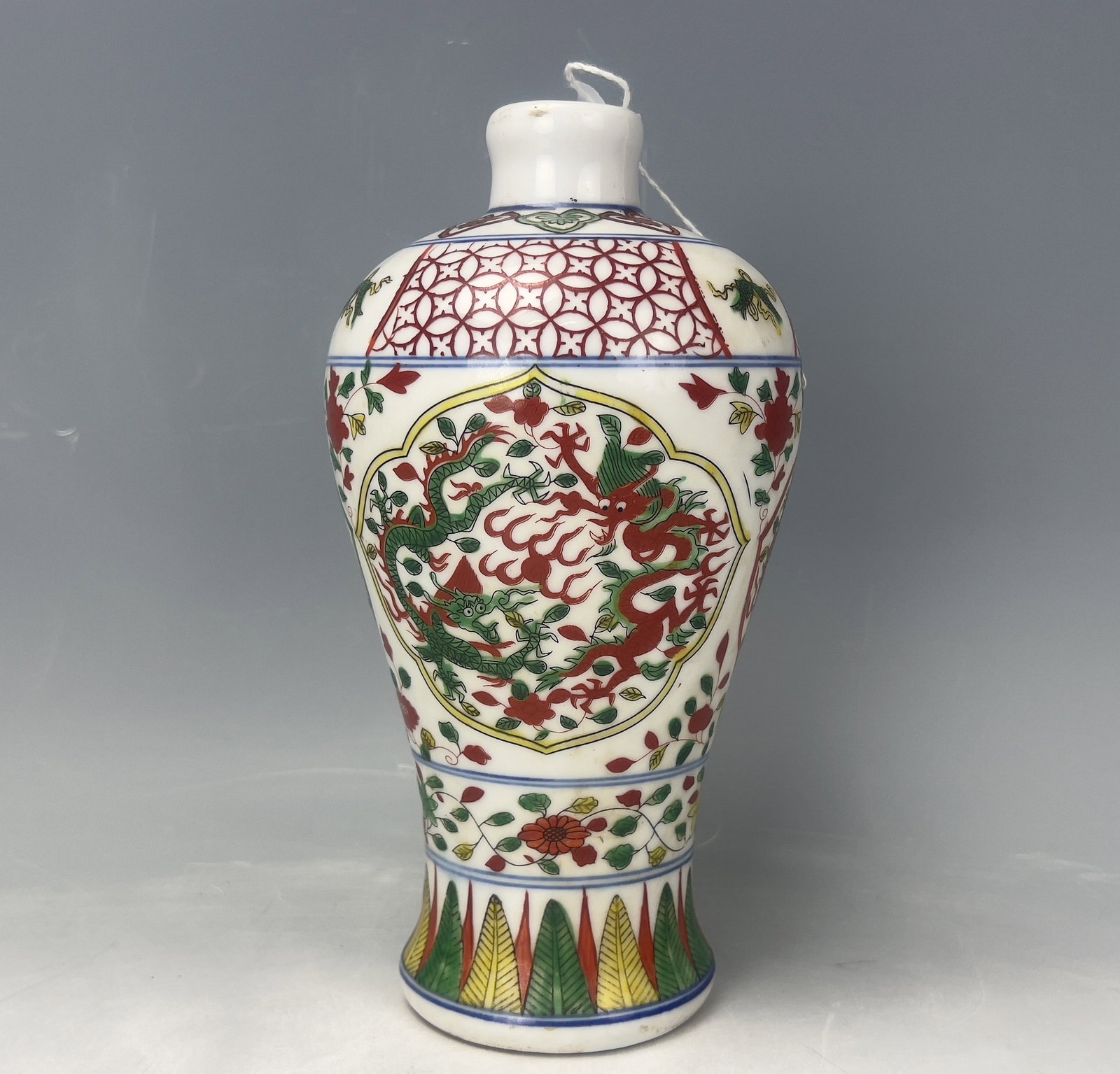 A Chinese Famille Verte Porcelain Vase With Jiajing Mark: A Chinese Famille Verte Porcelain Vase with Jiajing Mark, H 23 cm(9 in.). Preview from Apr. 21st to 25th from 1:00 PM TO 5:00 PM Eastern Time, Location: 15229 Display Court, Rockville MD 20850.