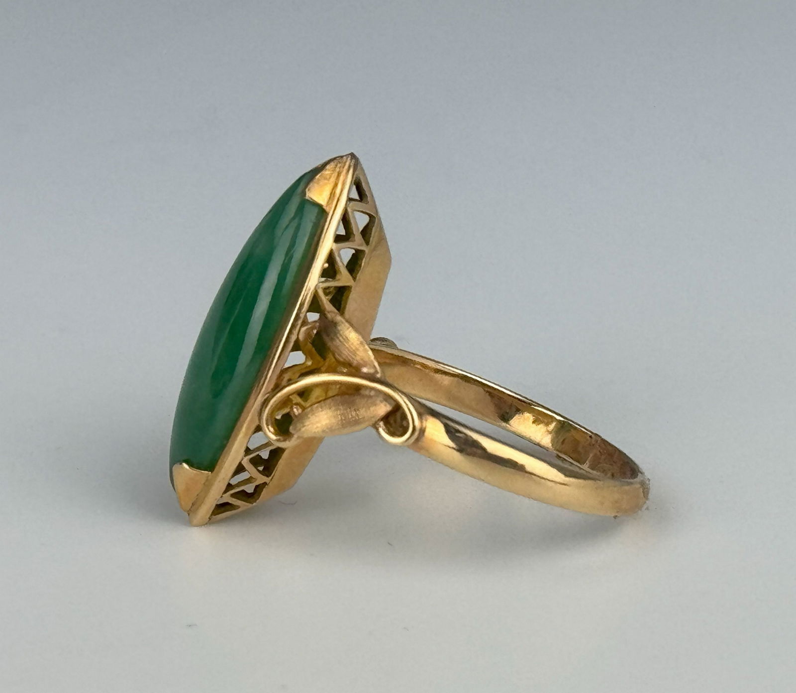 Hong Kong 14K  Gold Green Jadeite Ring (1 of 5)