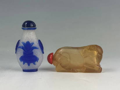 Two Vintage Chinese Peking Glass Snuff Bottles: Two Vintage Chinese Peking Glass Snuff Bottles, H 7 cm(2.5 in.) . Preview from Jun 23rd to 27th from 1:00 PM TO 5:00 PM Eastern Time, Location: 15229 Display Court, Rockville MD 20850