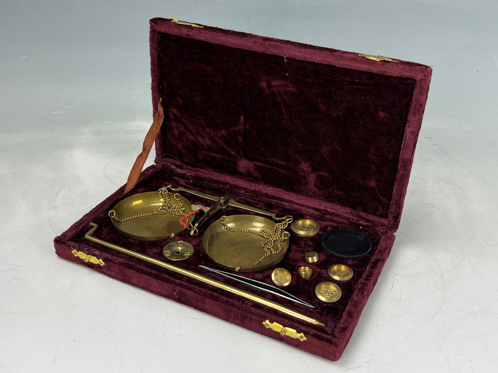 Antique Portable Encased Balance Scale (1 of 4)