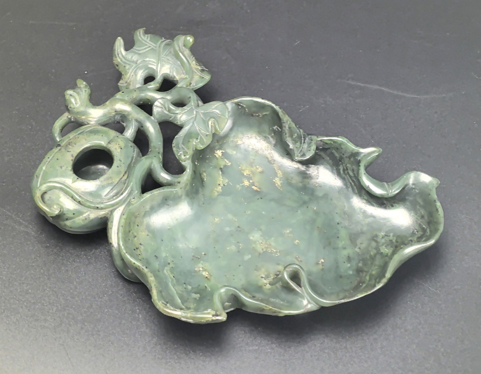A Hetian Jasper Jade Brush Washing Carved Melon and Leave (1 of 5)